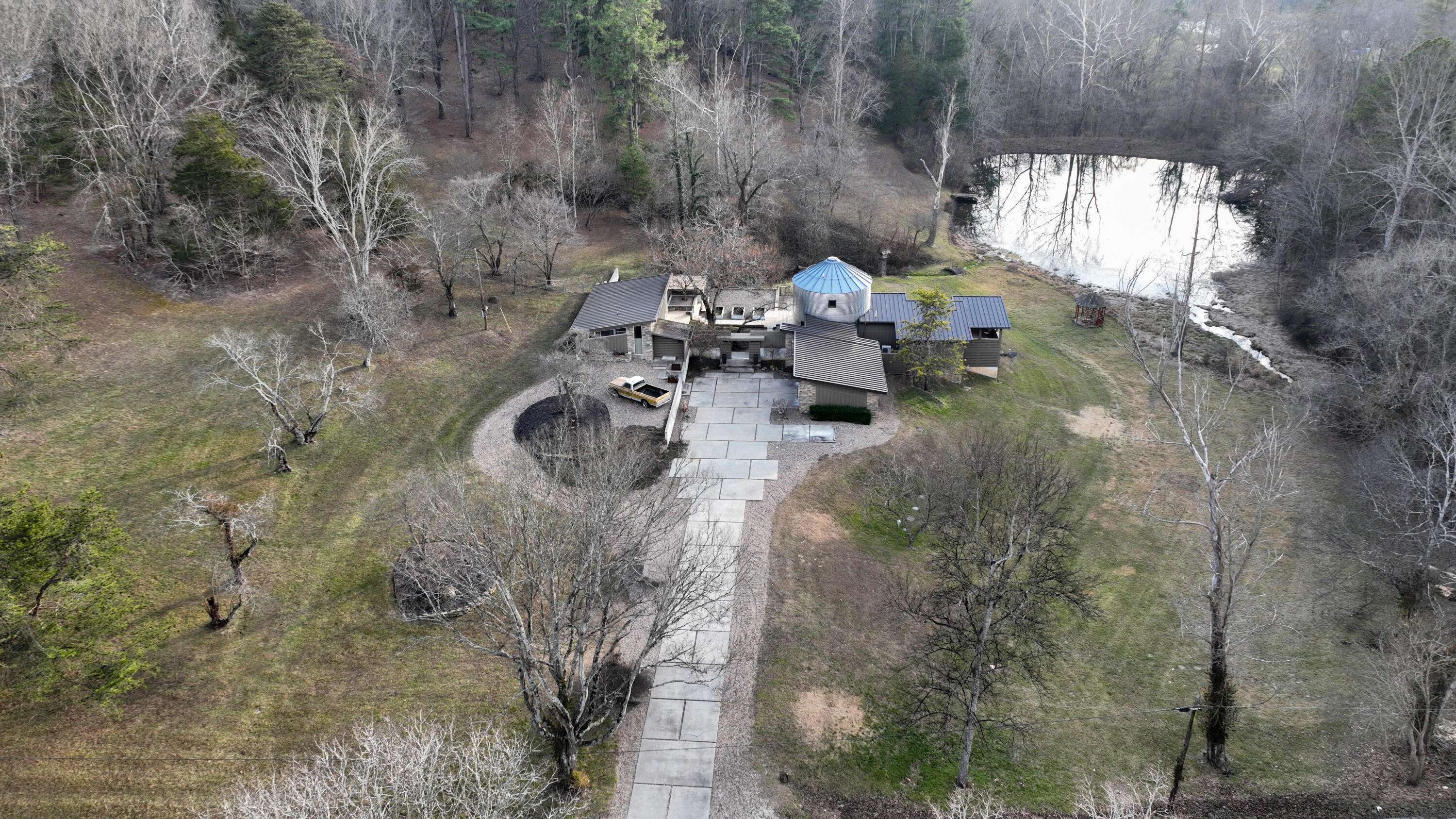 7058 E Farm Road 132, Springfield, MO 65802
