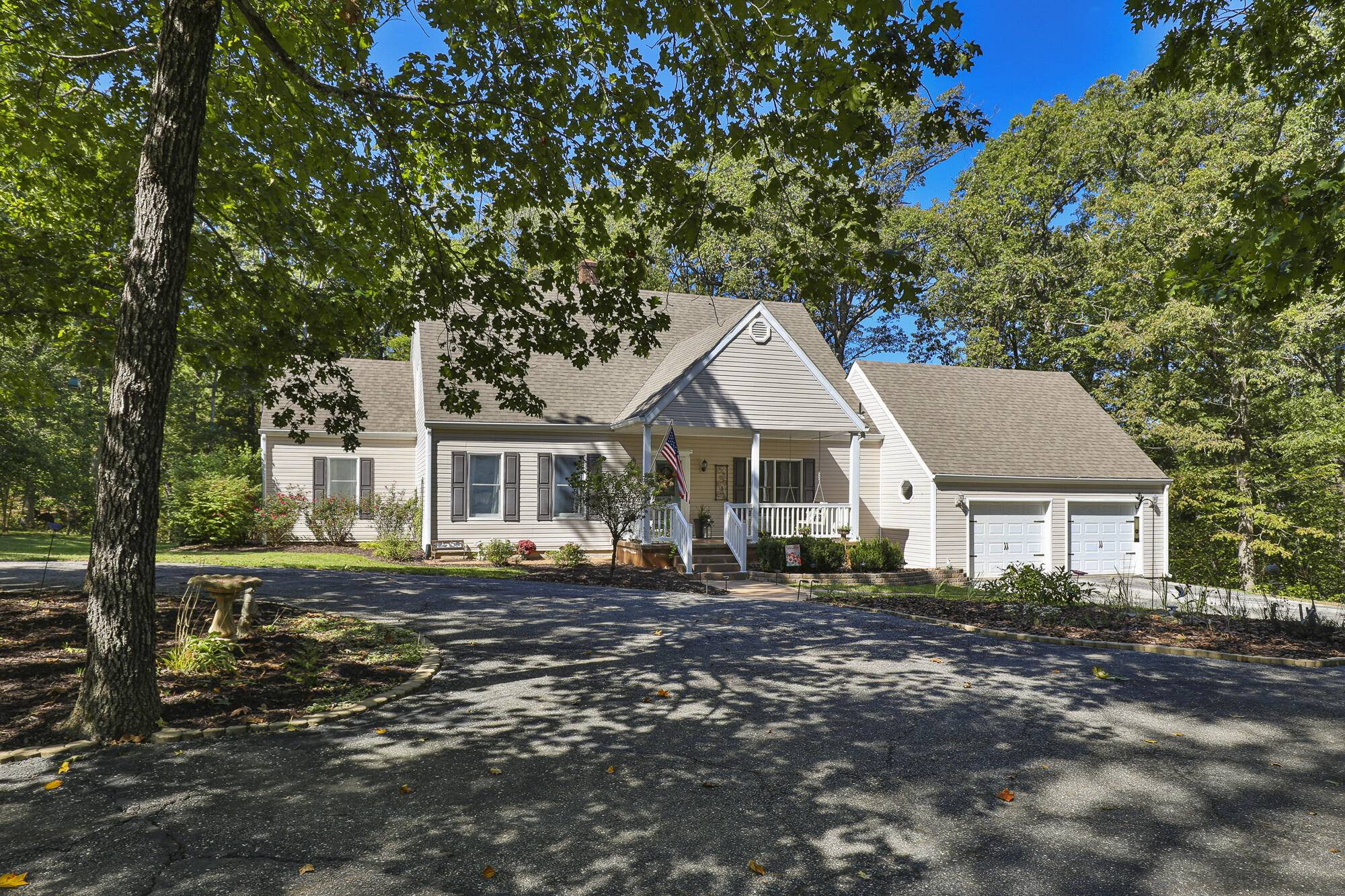 240 Iron Oaks DR, Ozark, MO 65721