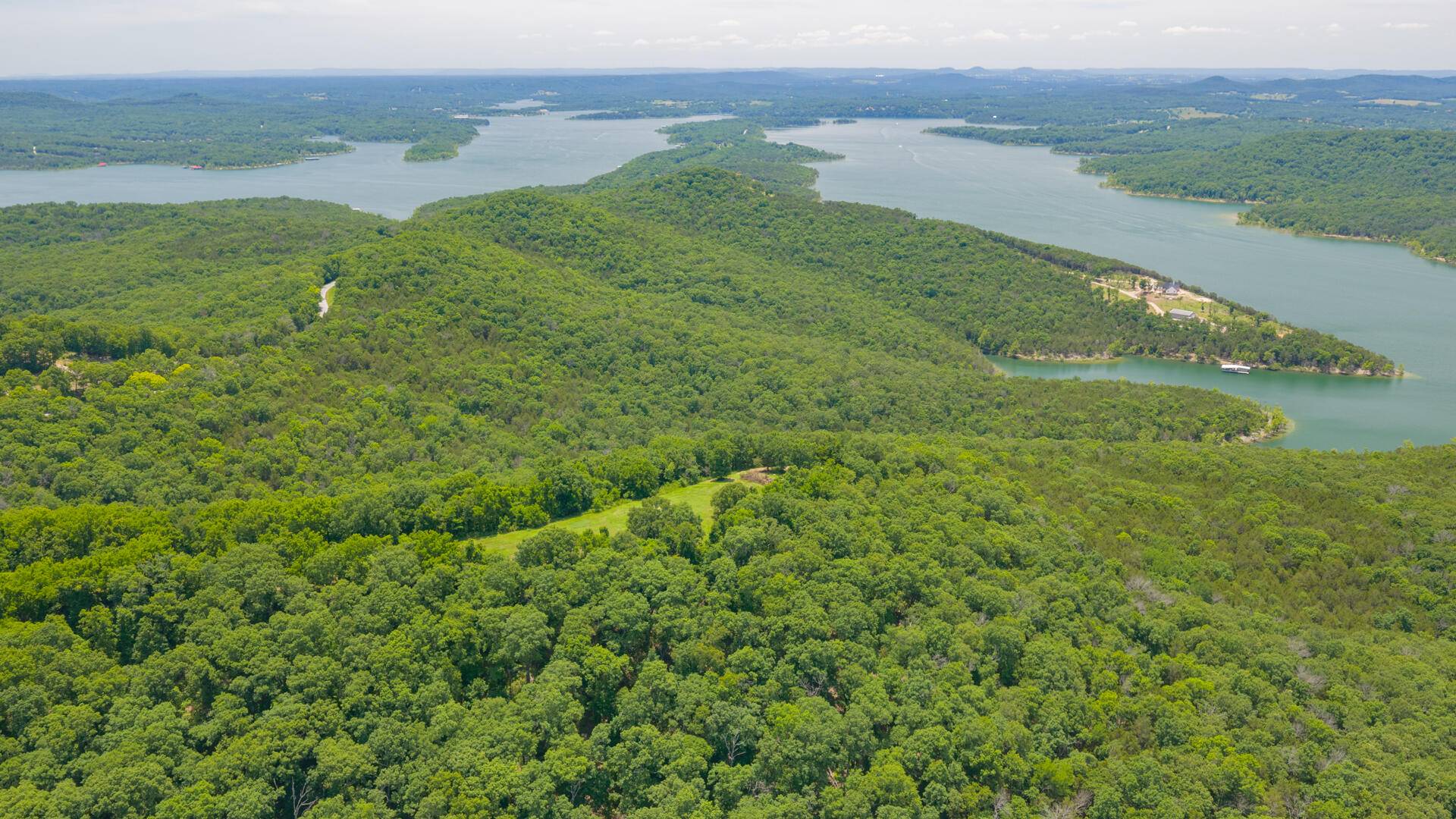9015 Stallion Bluff RD, Shell Knob, MO 65747