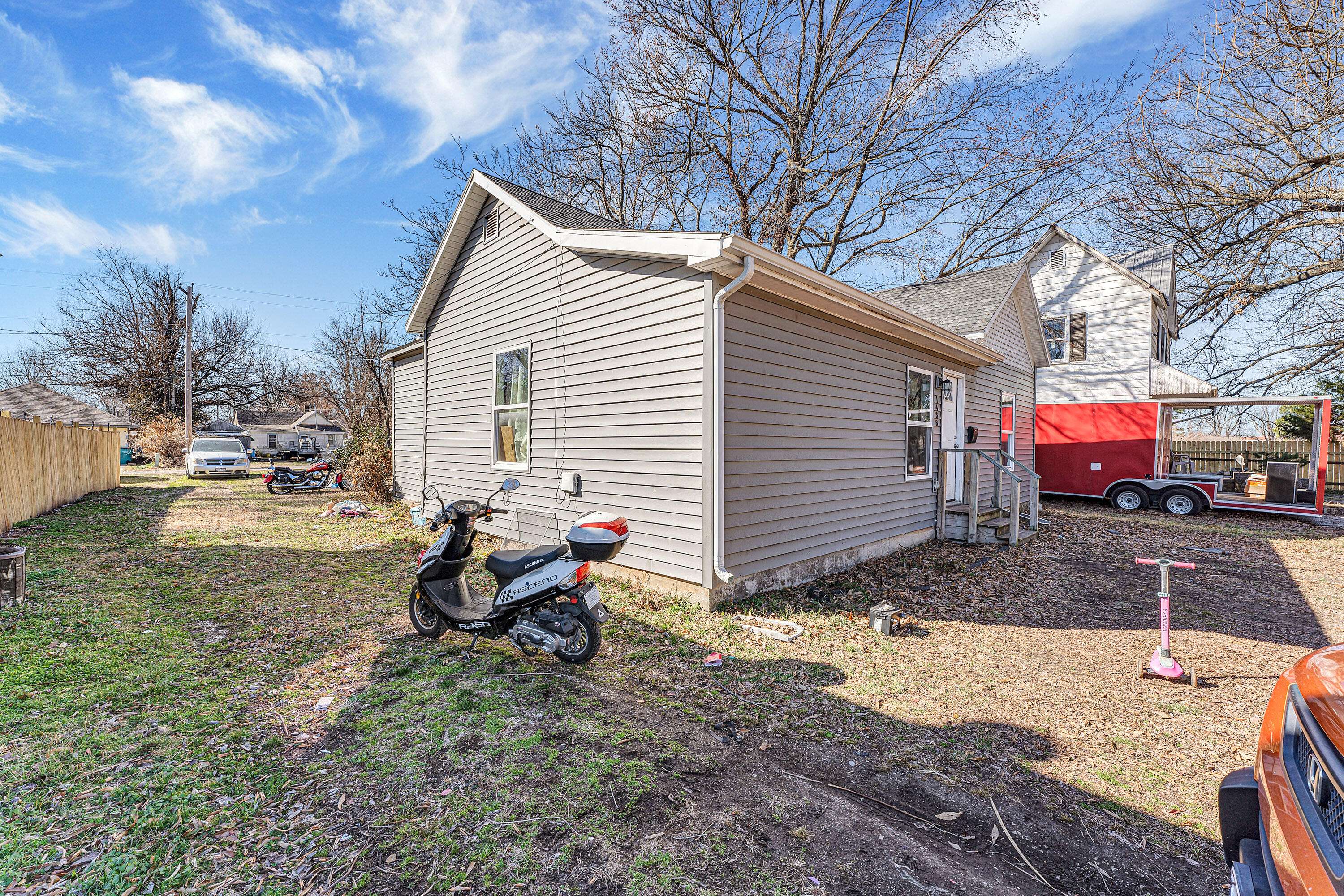1438 E Florida ST, Springfield, MO 65803