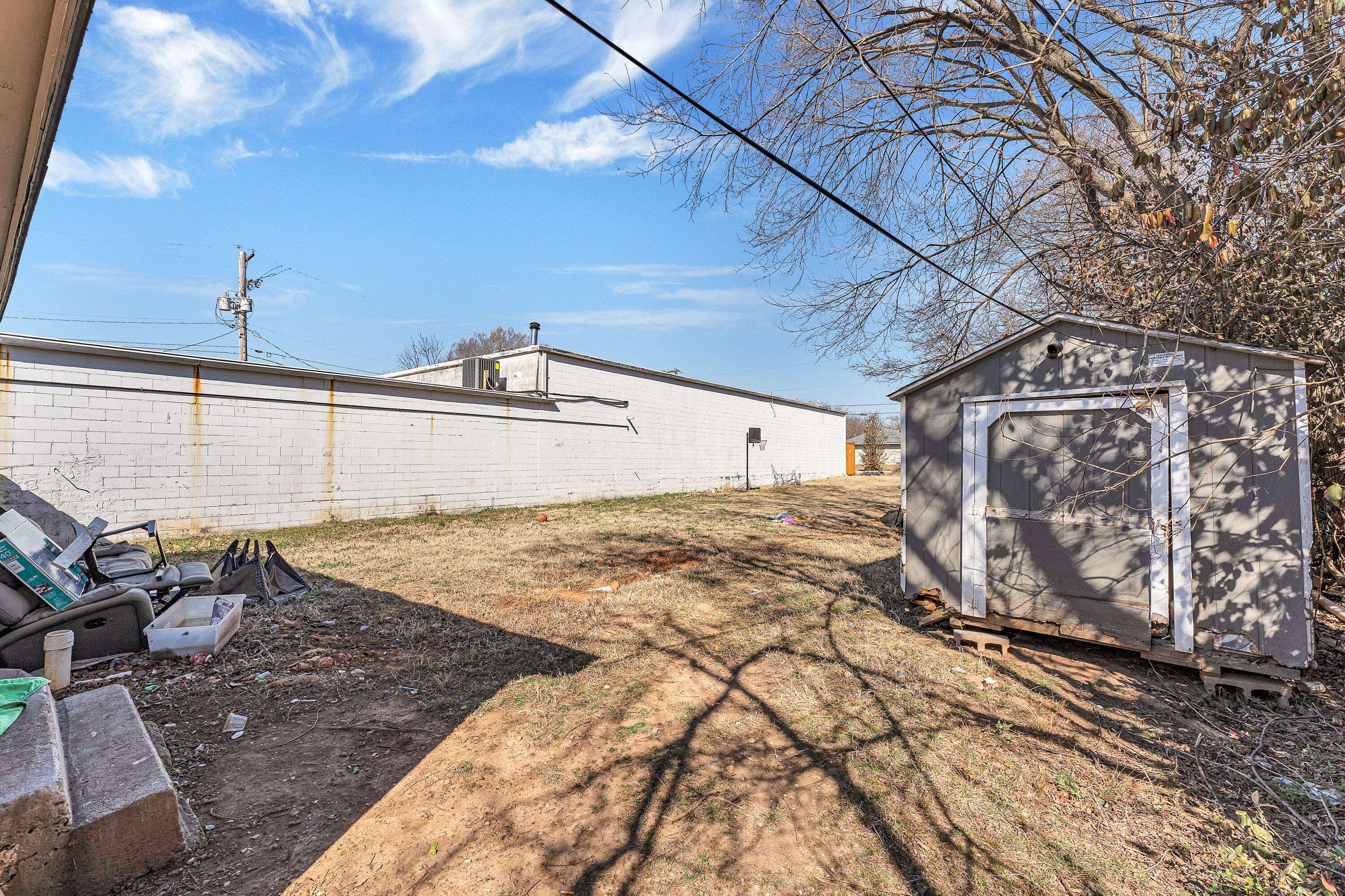 2551 W Grand ST, Springfield, MO 65802