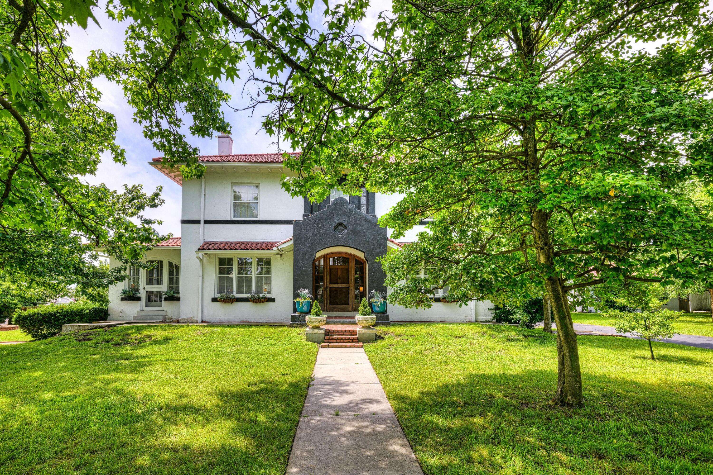 2736 E 15th ST, Joplin, MO 64804