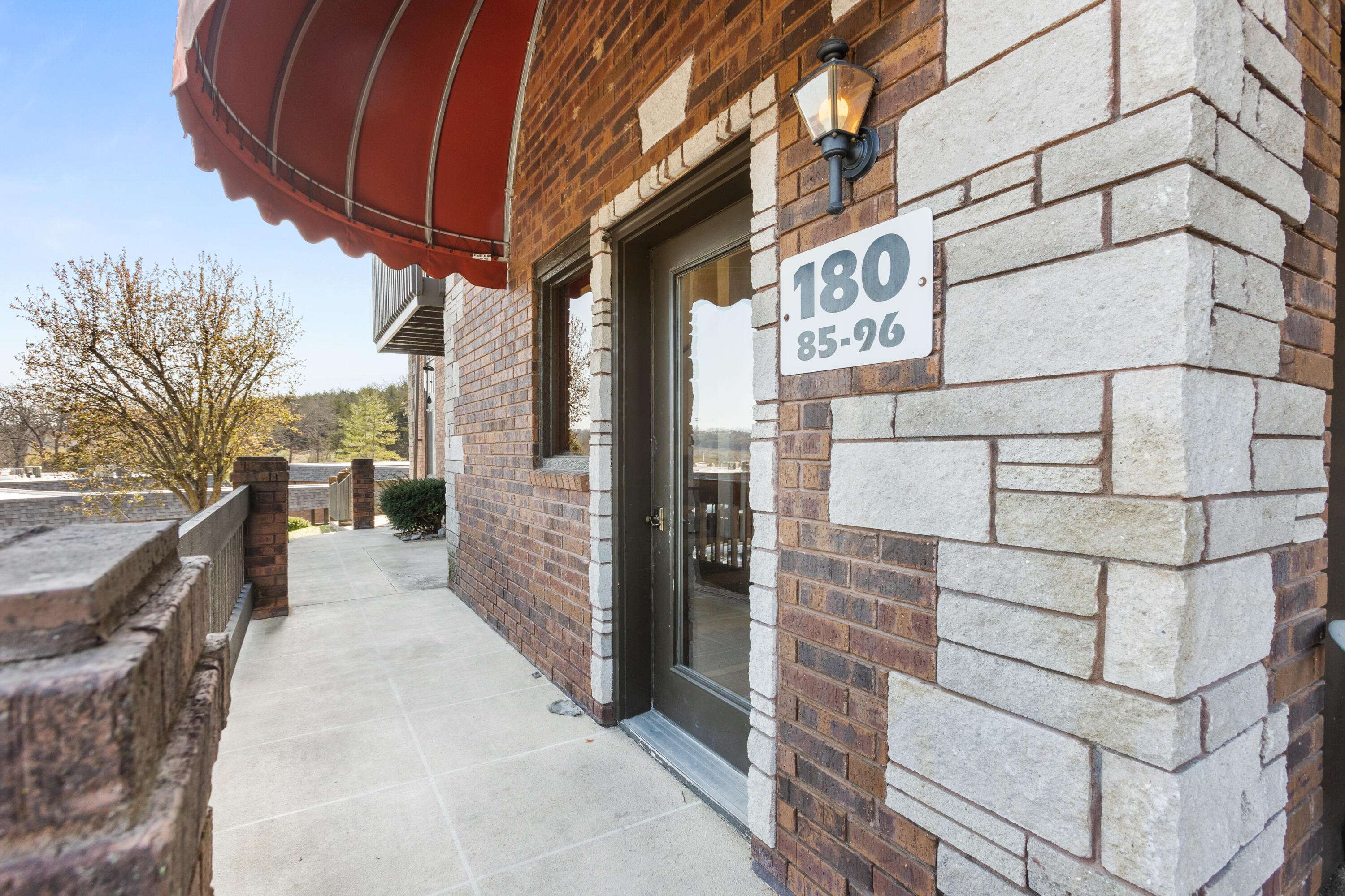 180 Wilshire DR #85, Hollister, MO 65672