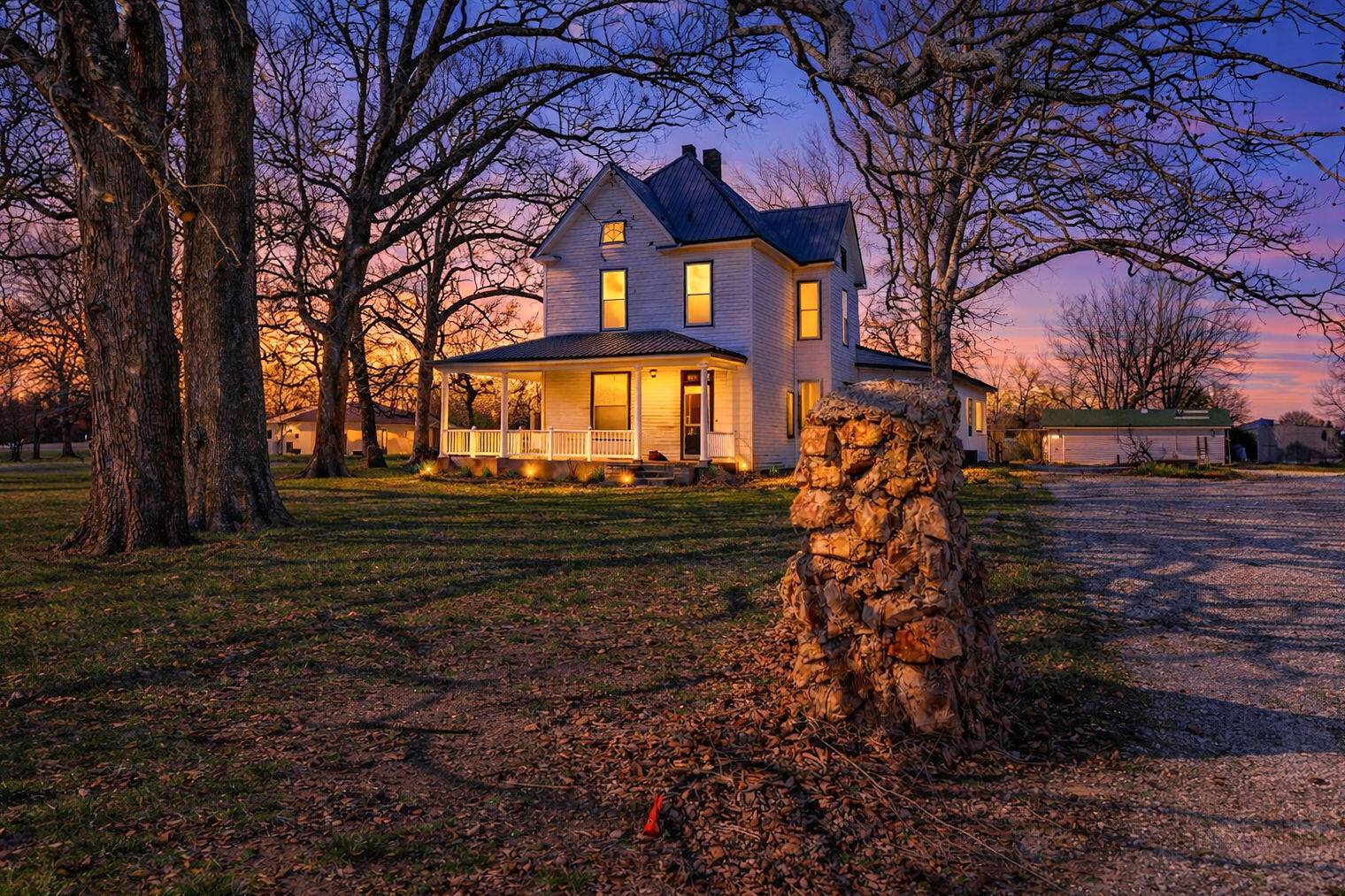 801 Linzee BLVD, Pierce City, MO 65723