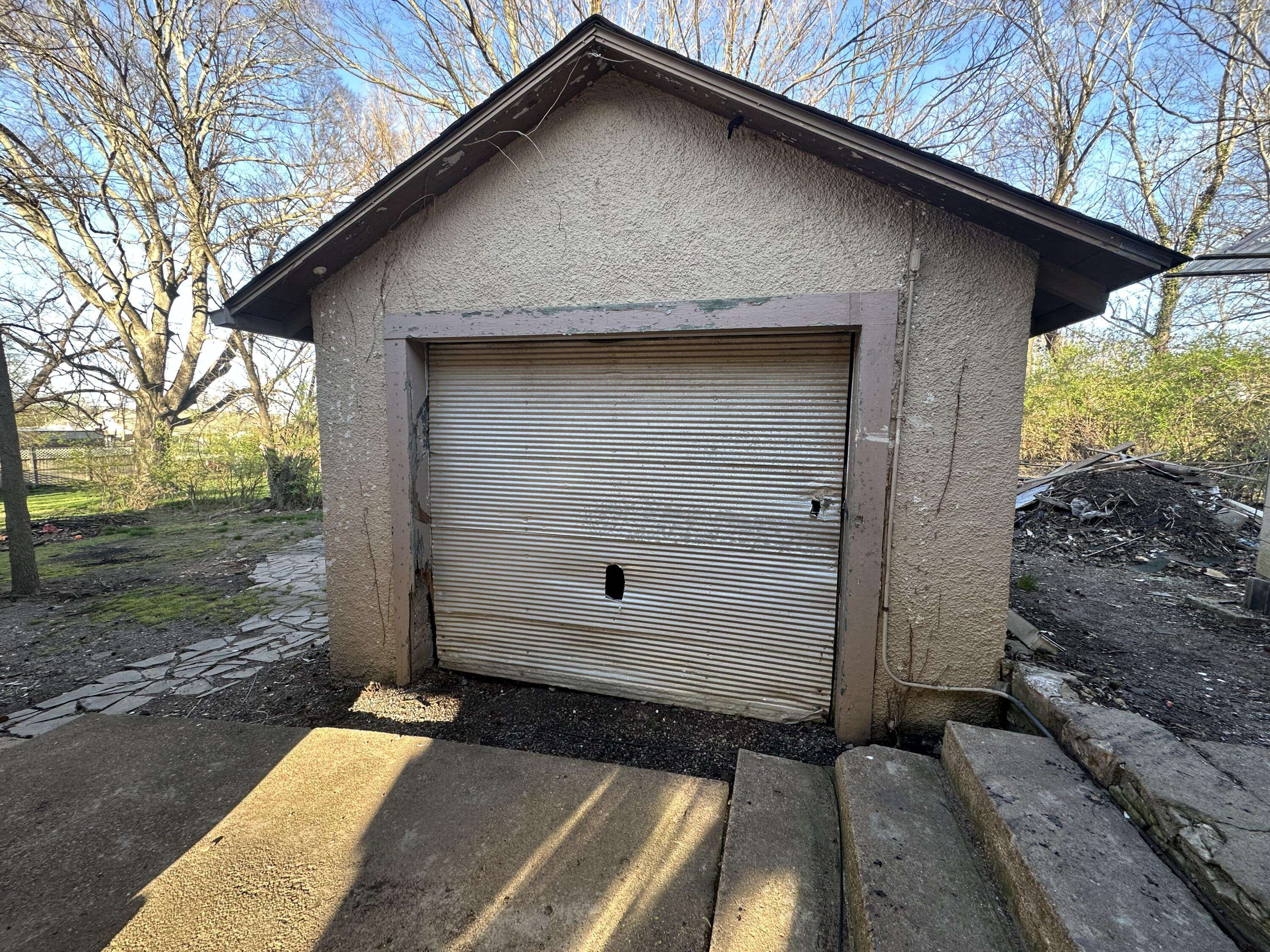 408 Walnut ST, West Plains, MO 65775