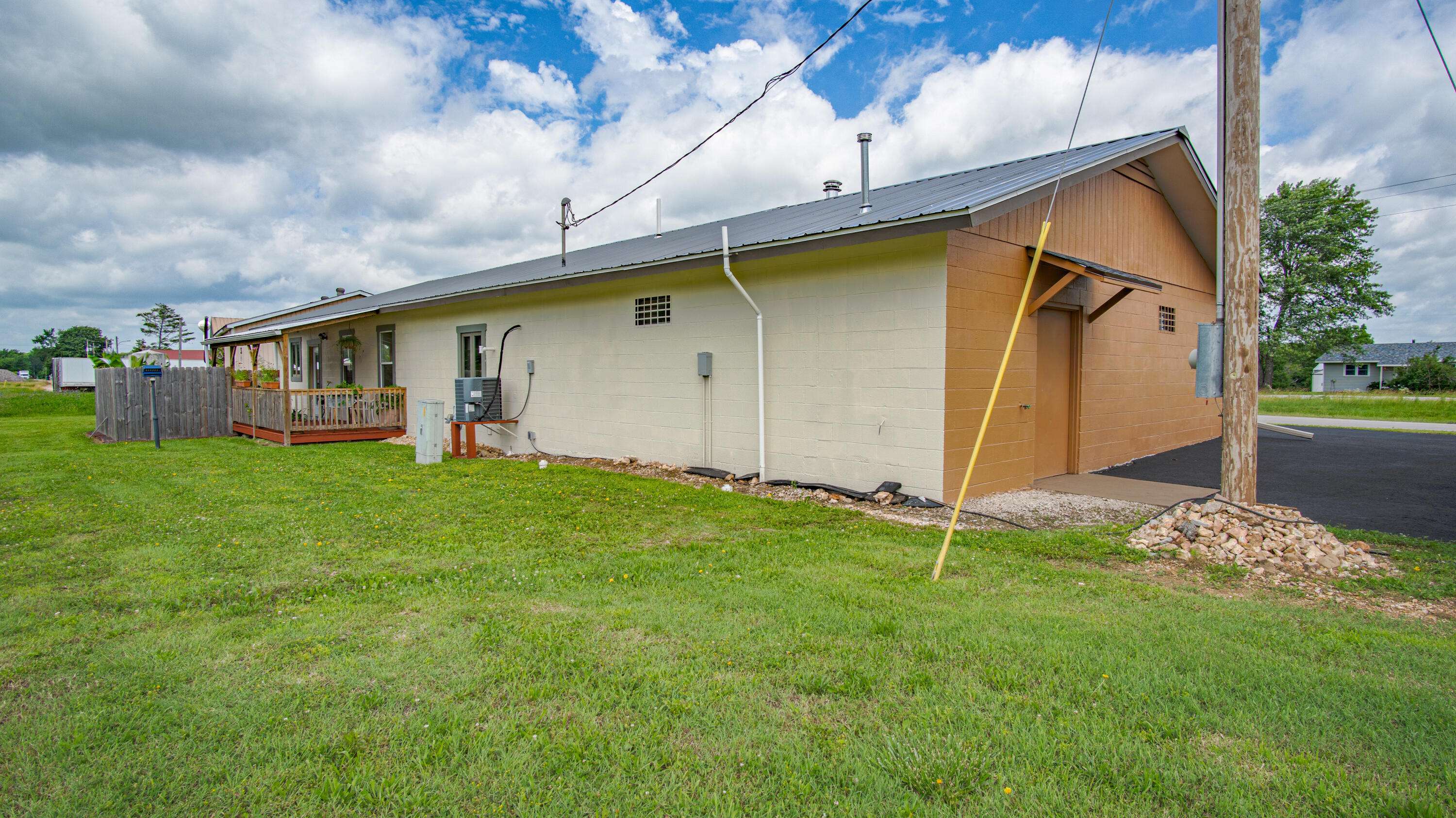 442 E Main ST, Fordland, MO 65652