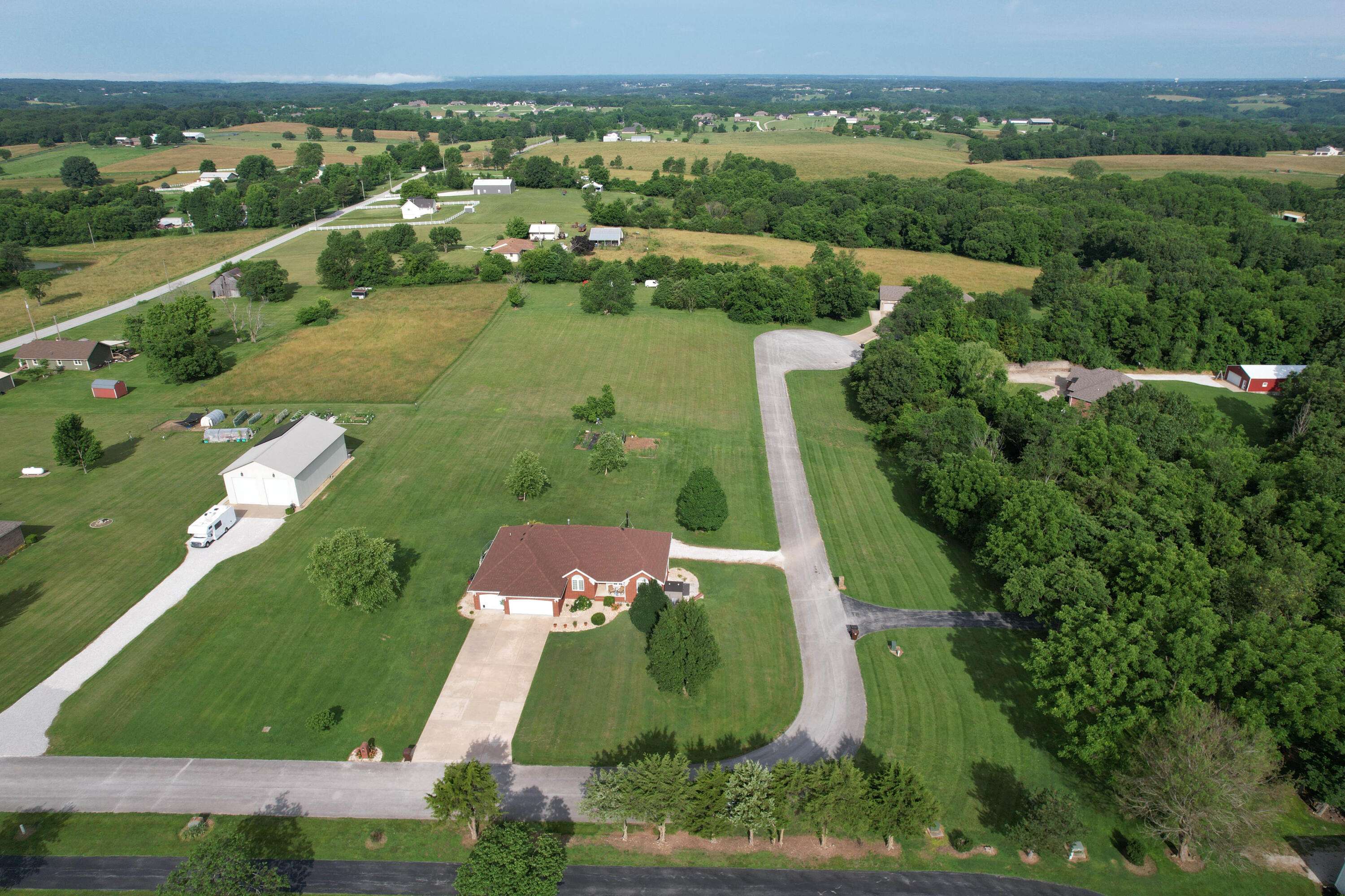 171 Ridgefield CT, Ozark, MO 65721