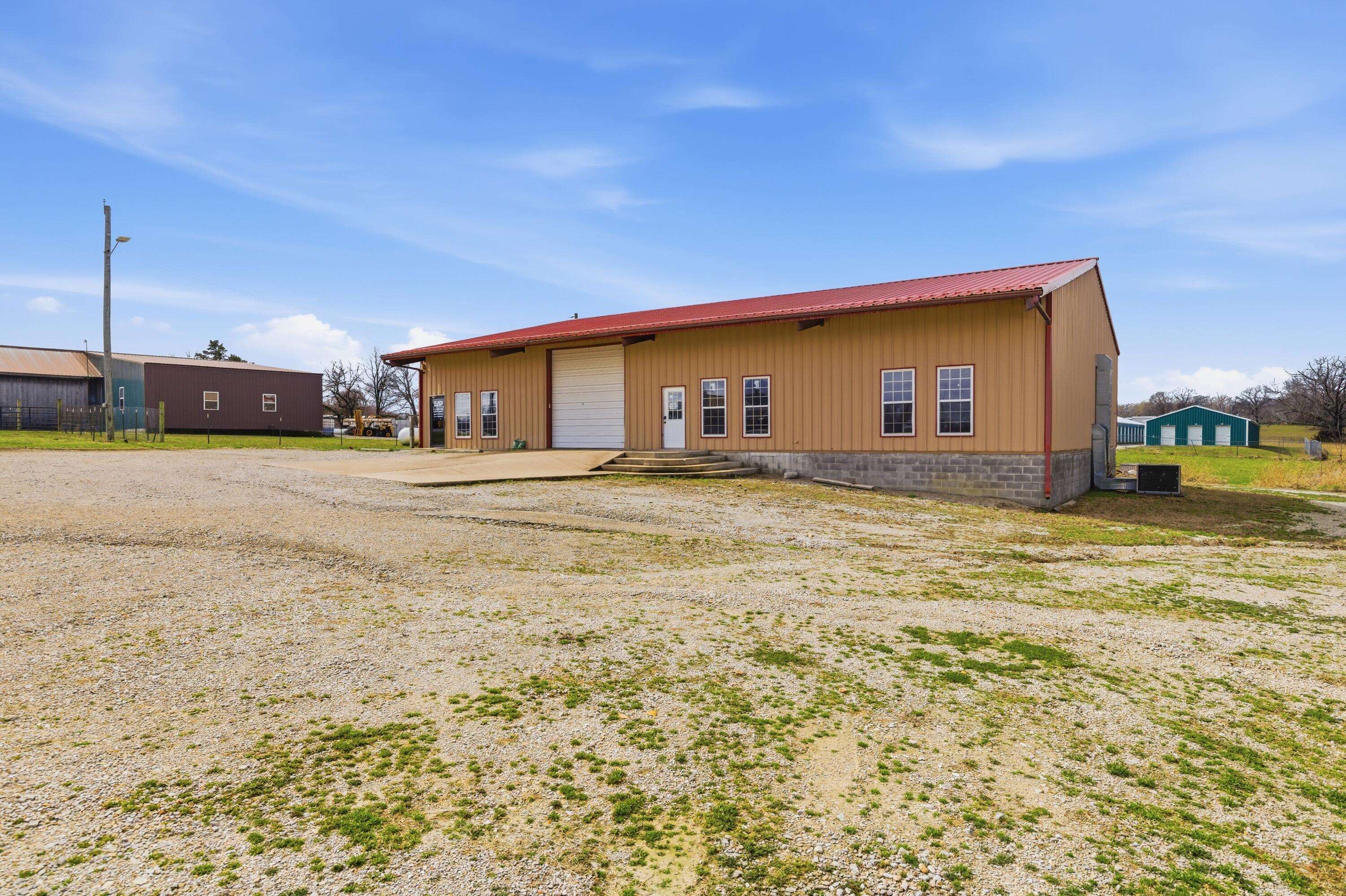 294 State Highway 76, Cassville, MO 65625