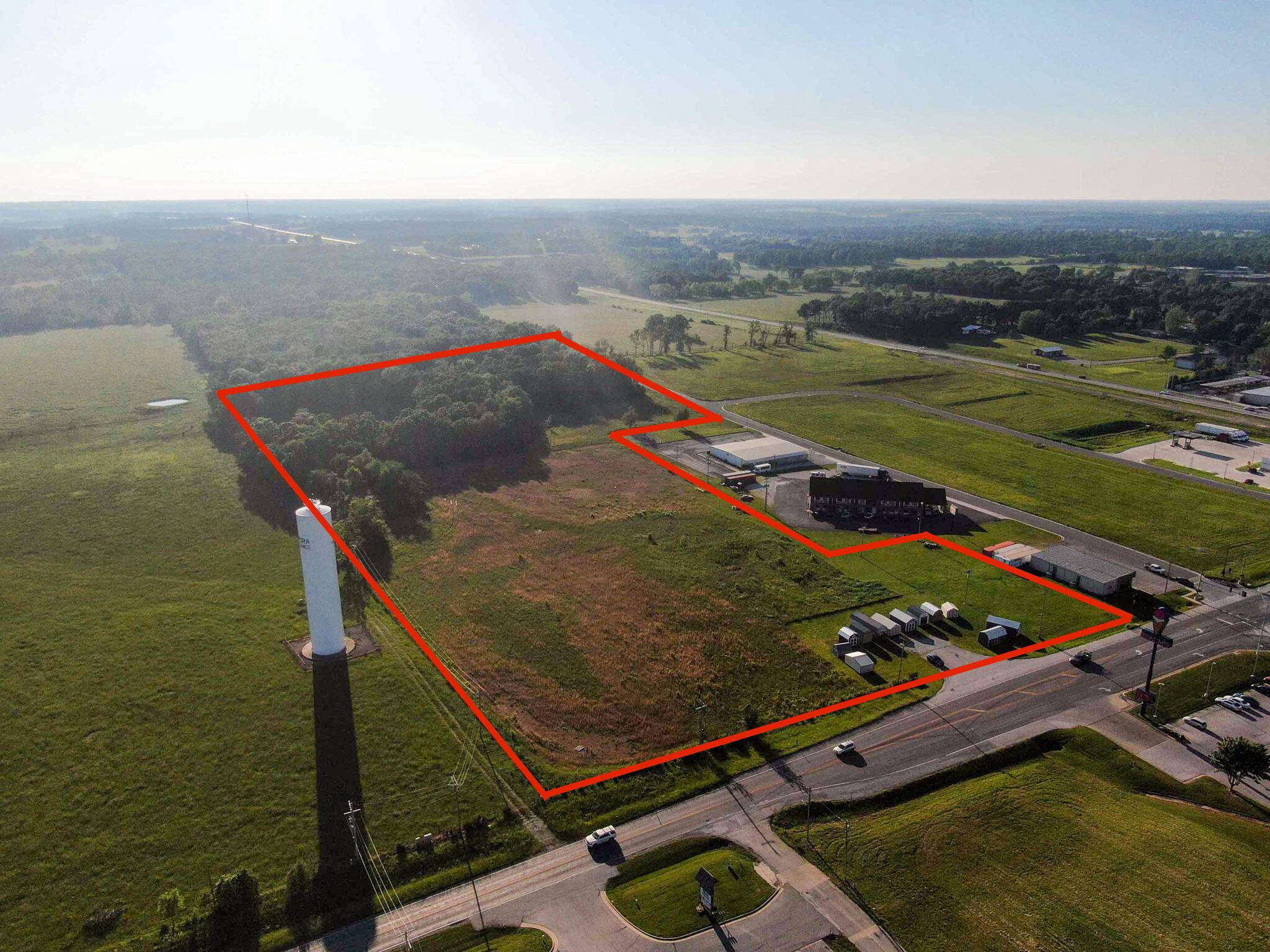 000 S State Highway 39, Aurora, MO 65605