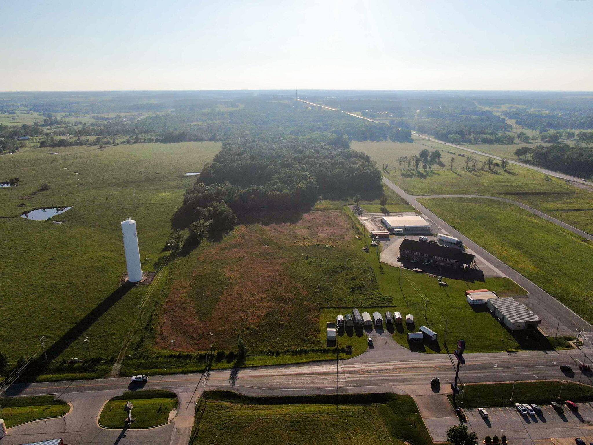 000 S State Highway 39, Aurora, MO 65605