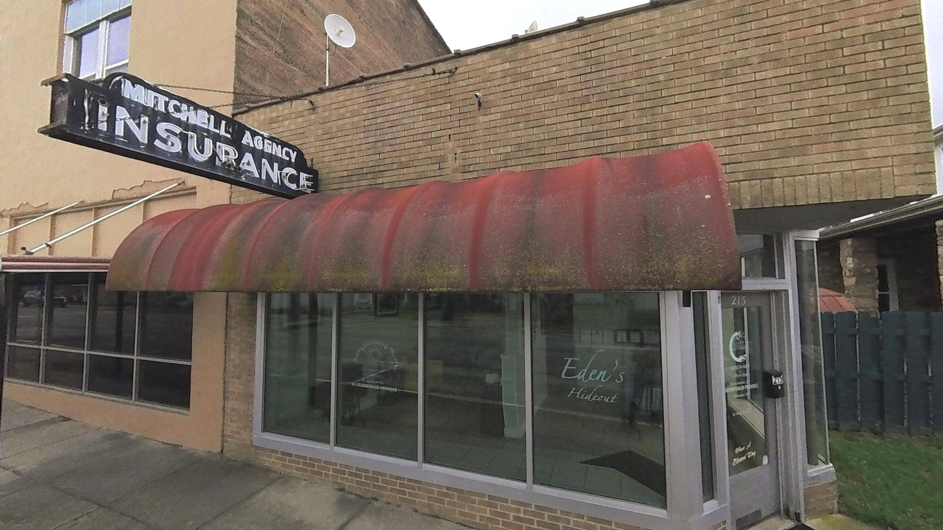 215 S Grand AVE, Houston, MO 65483