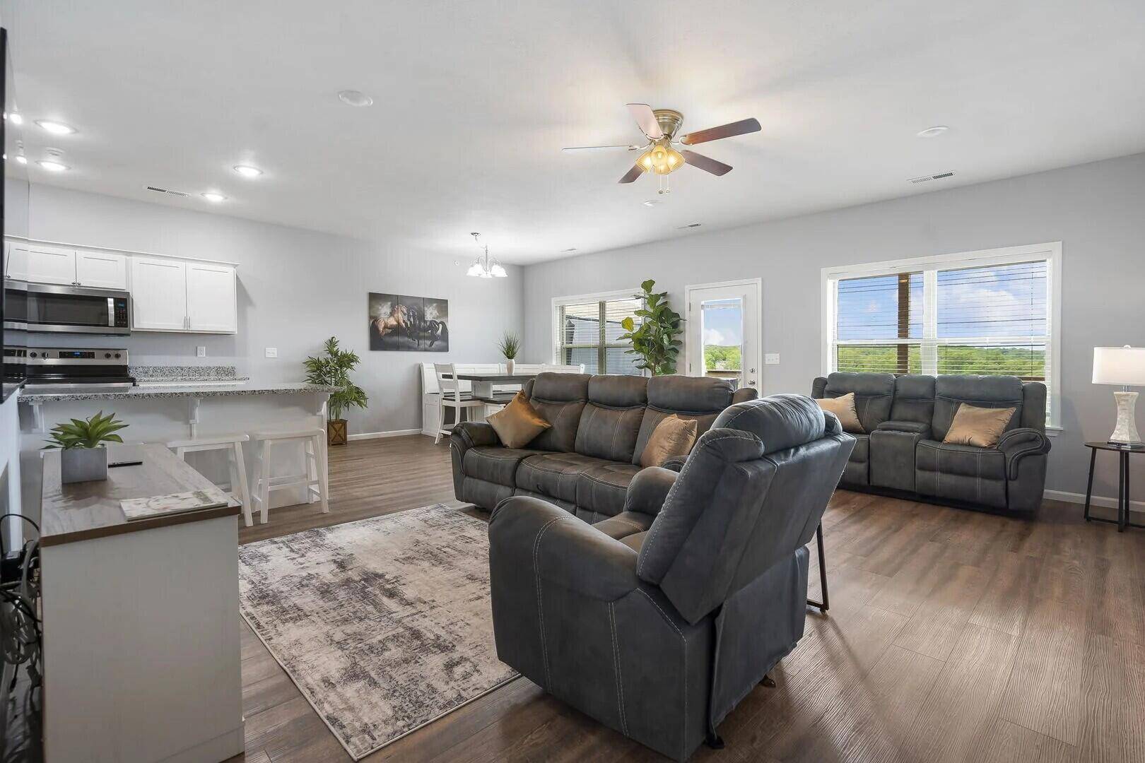 41 Bunker DR #4, Branson West, MO 65737