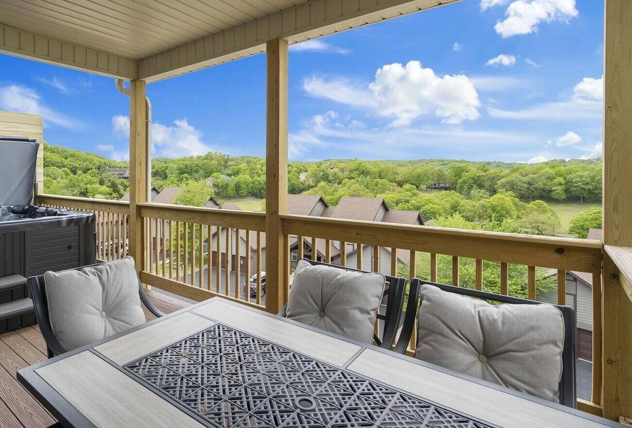 41 Bunker DR #4, Branson West, MO 65737