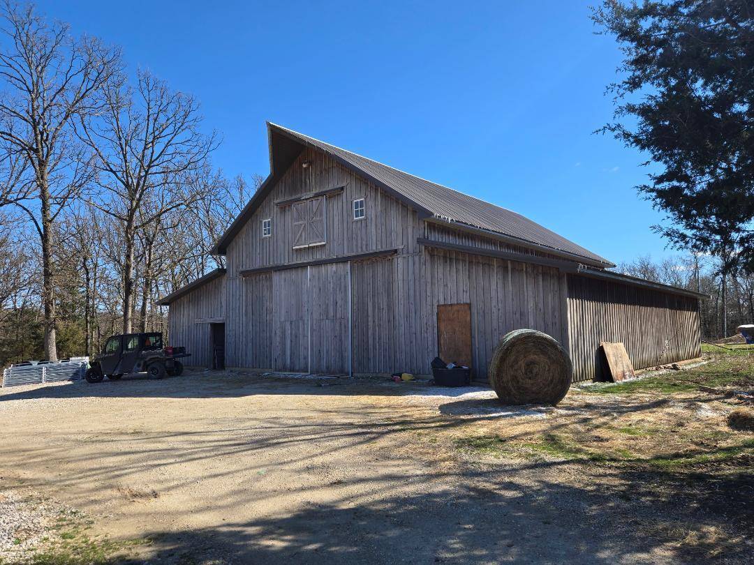 3838 S 235th RD, Buffalo, MO 65622