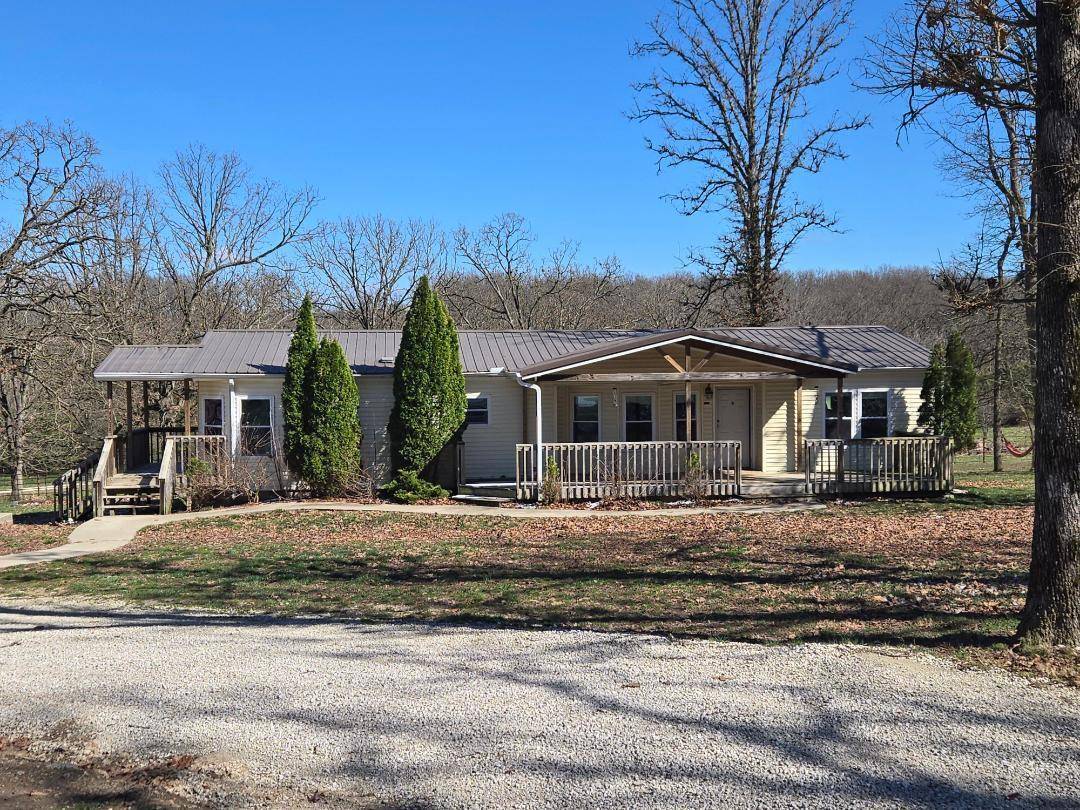 3838 S 235th RD, Buffalo, MO 65622