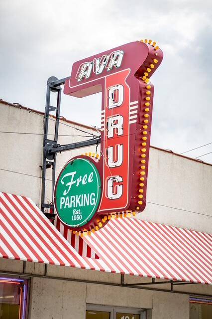 124 W Washington Avenue, Ava, MO 65608