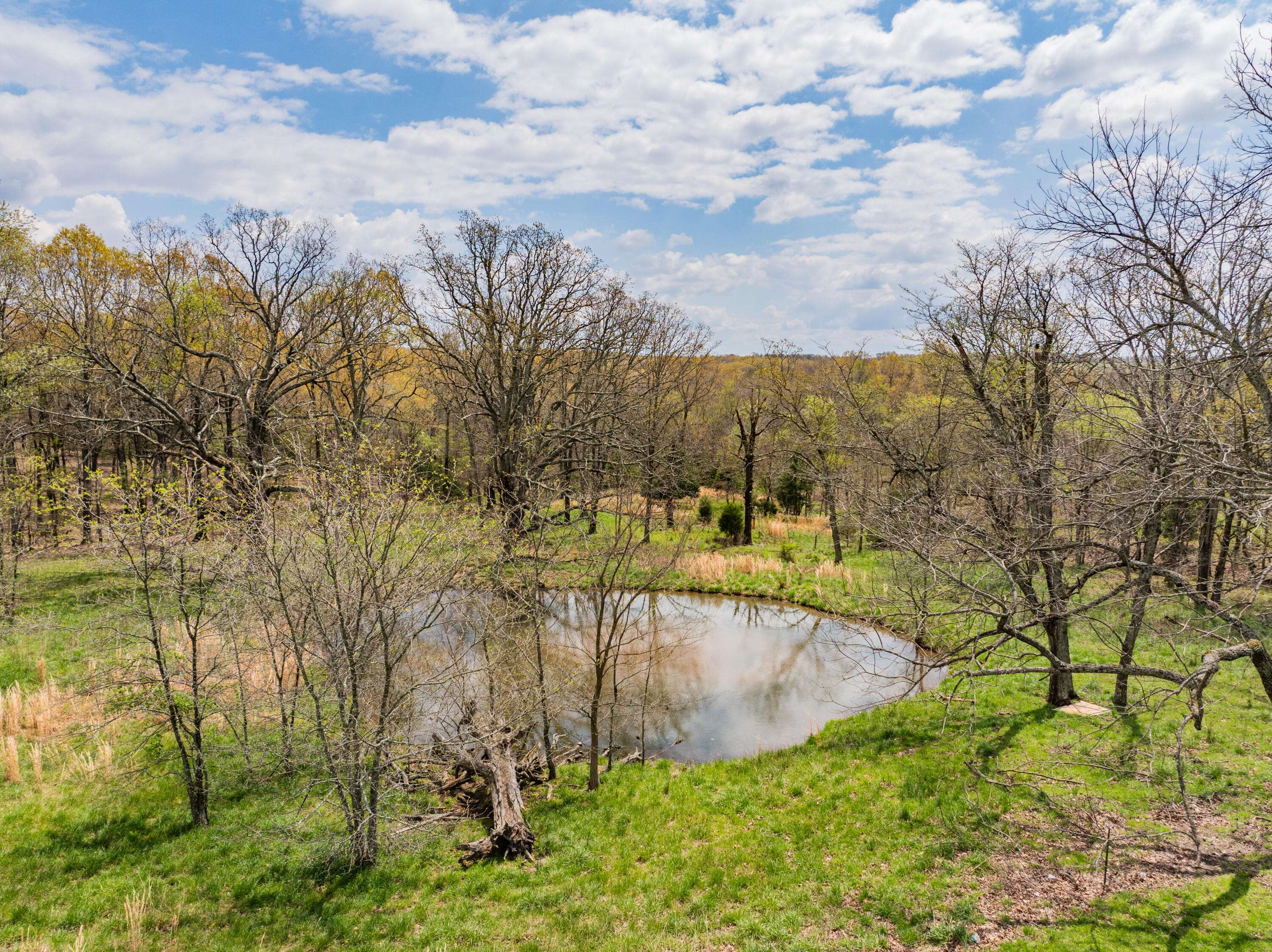 2722 Co Rd 347, Koshkonong, MO 65692