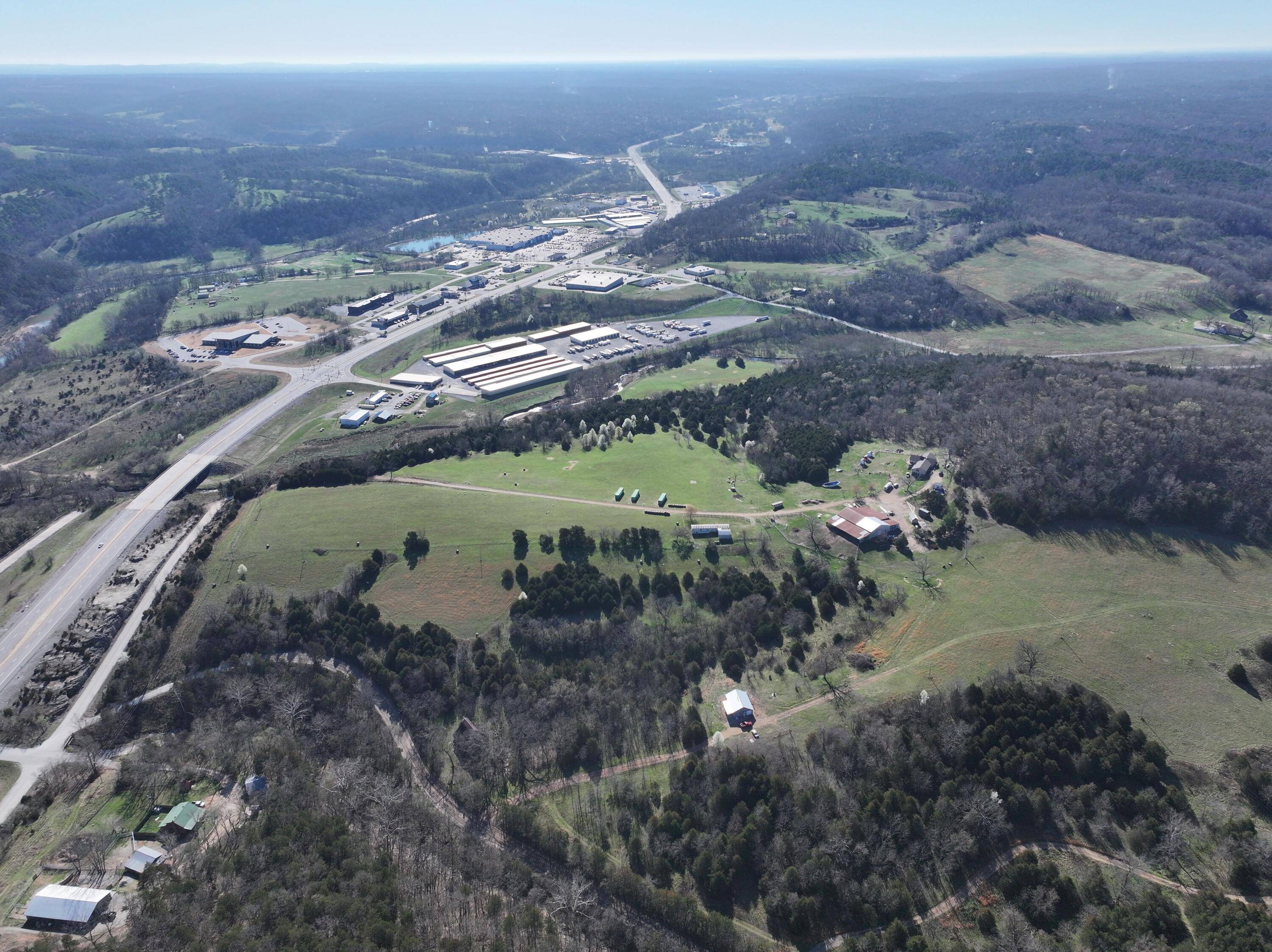 331 Shaddox LN, Pineville, MO 64856