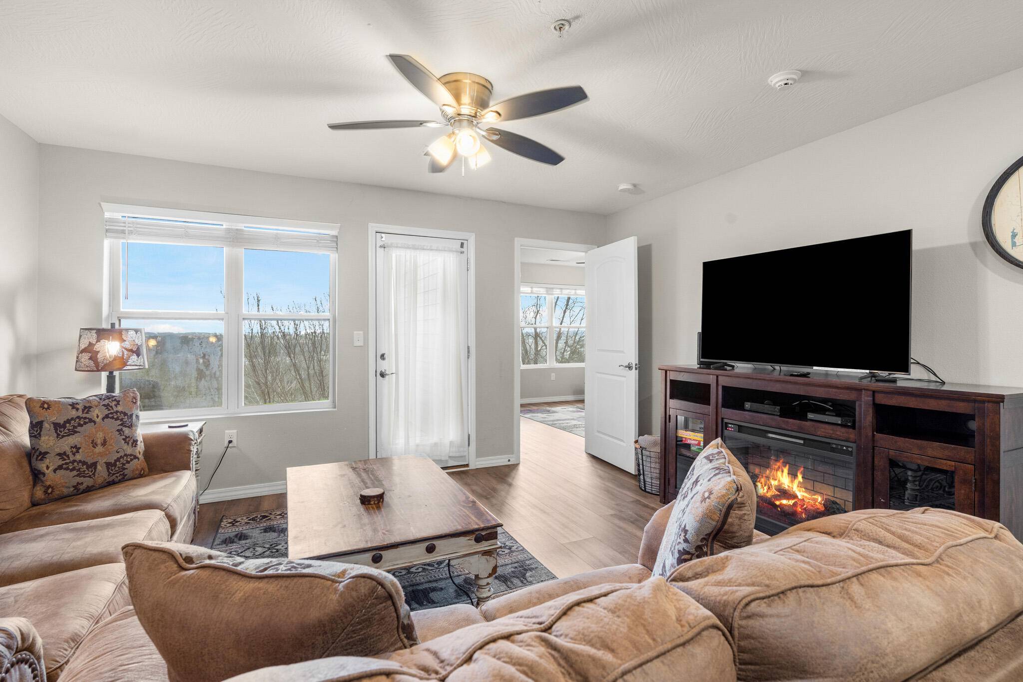 3105 S Vineyards TER #Unit 2, Branson, MO 65616