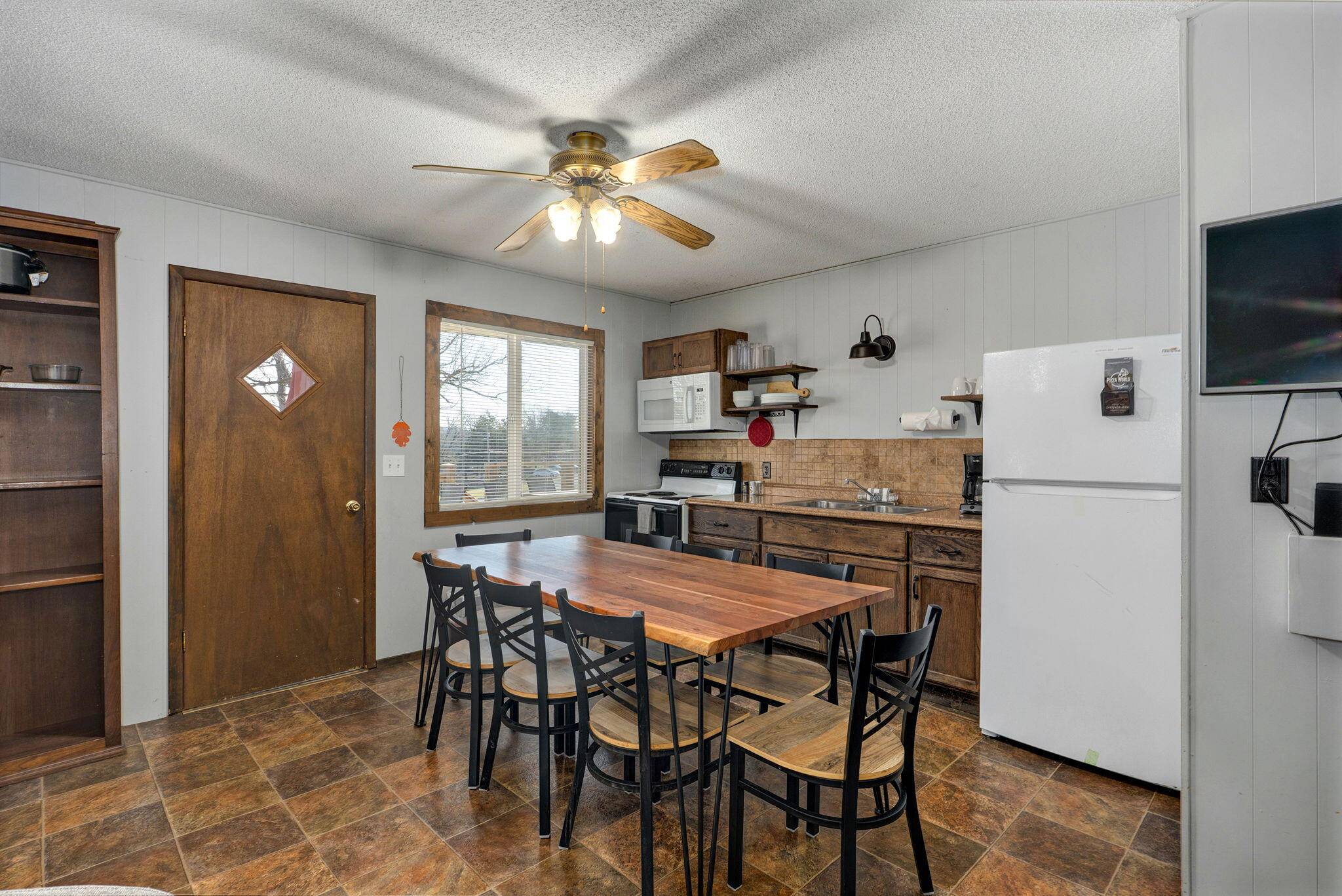 1715 Hideaway RD #G - 1, Galena, MO 65656