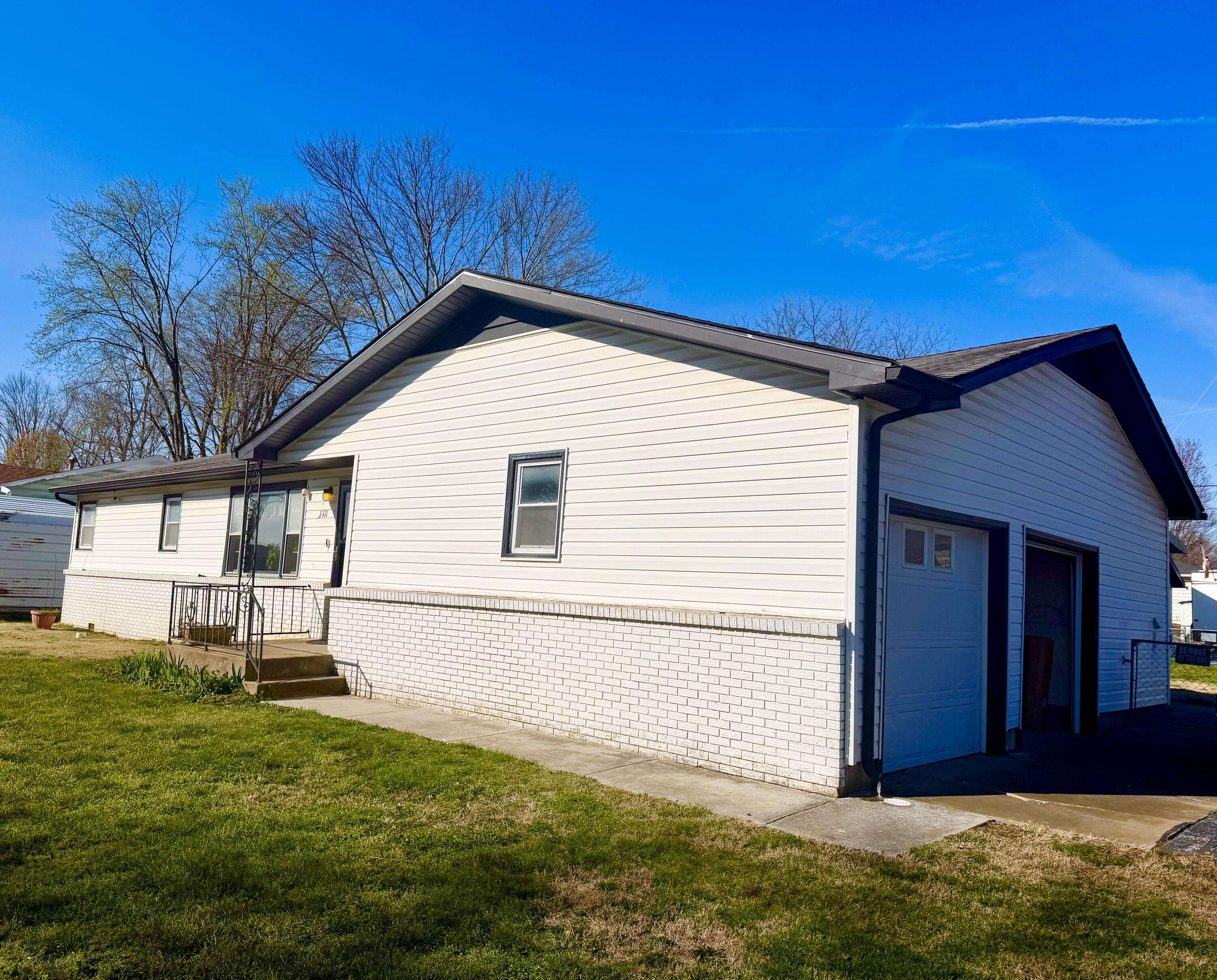 1311 N Dawn AVE, Springfield, MO 65803