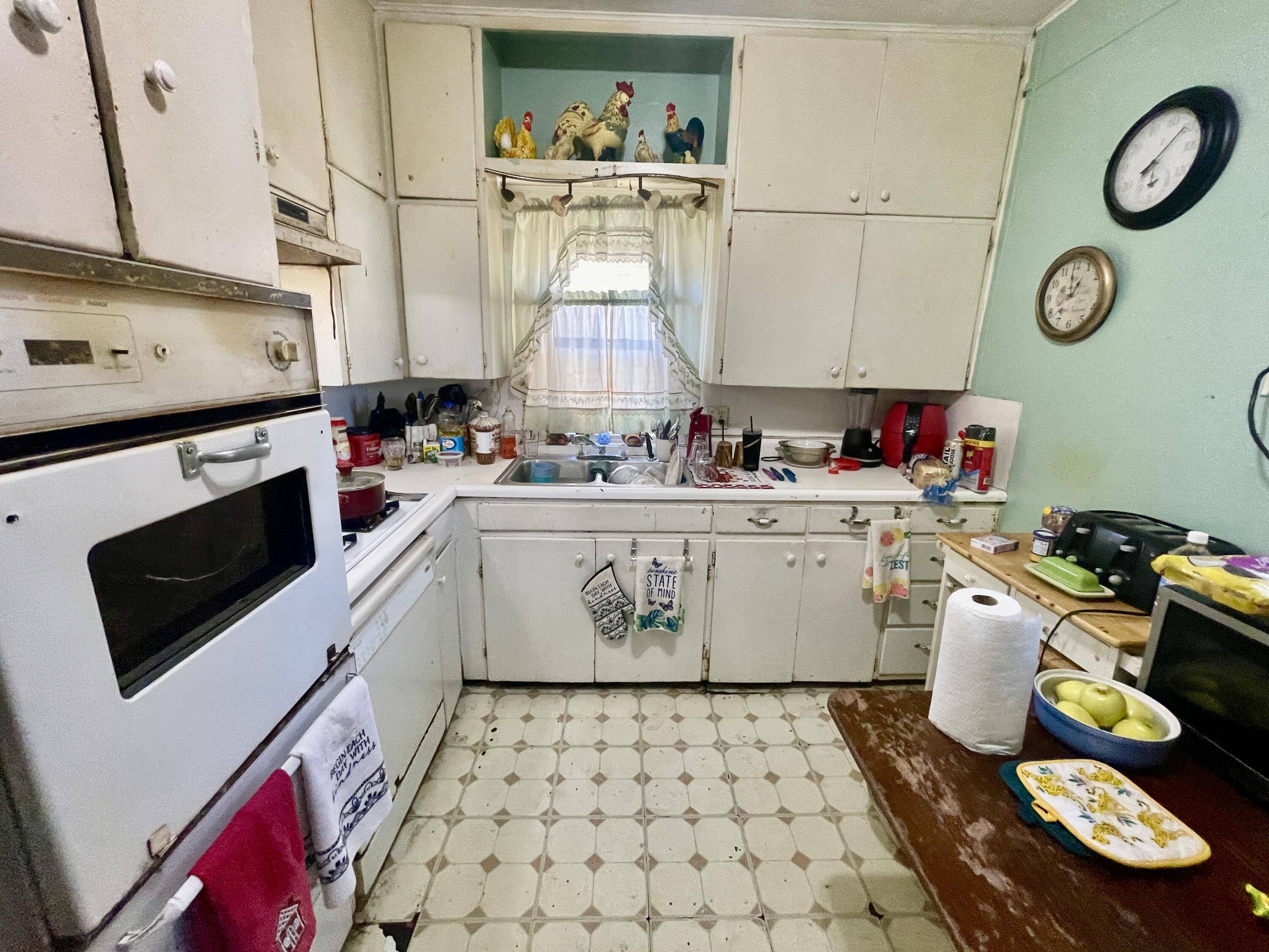 1631 W Lee ST, Springfield, MO 65803