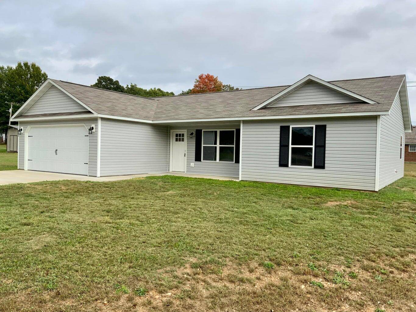 2502, 2503 Kody, Melissa & Courtney, West Plains, MO 65775