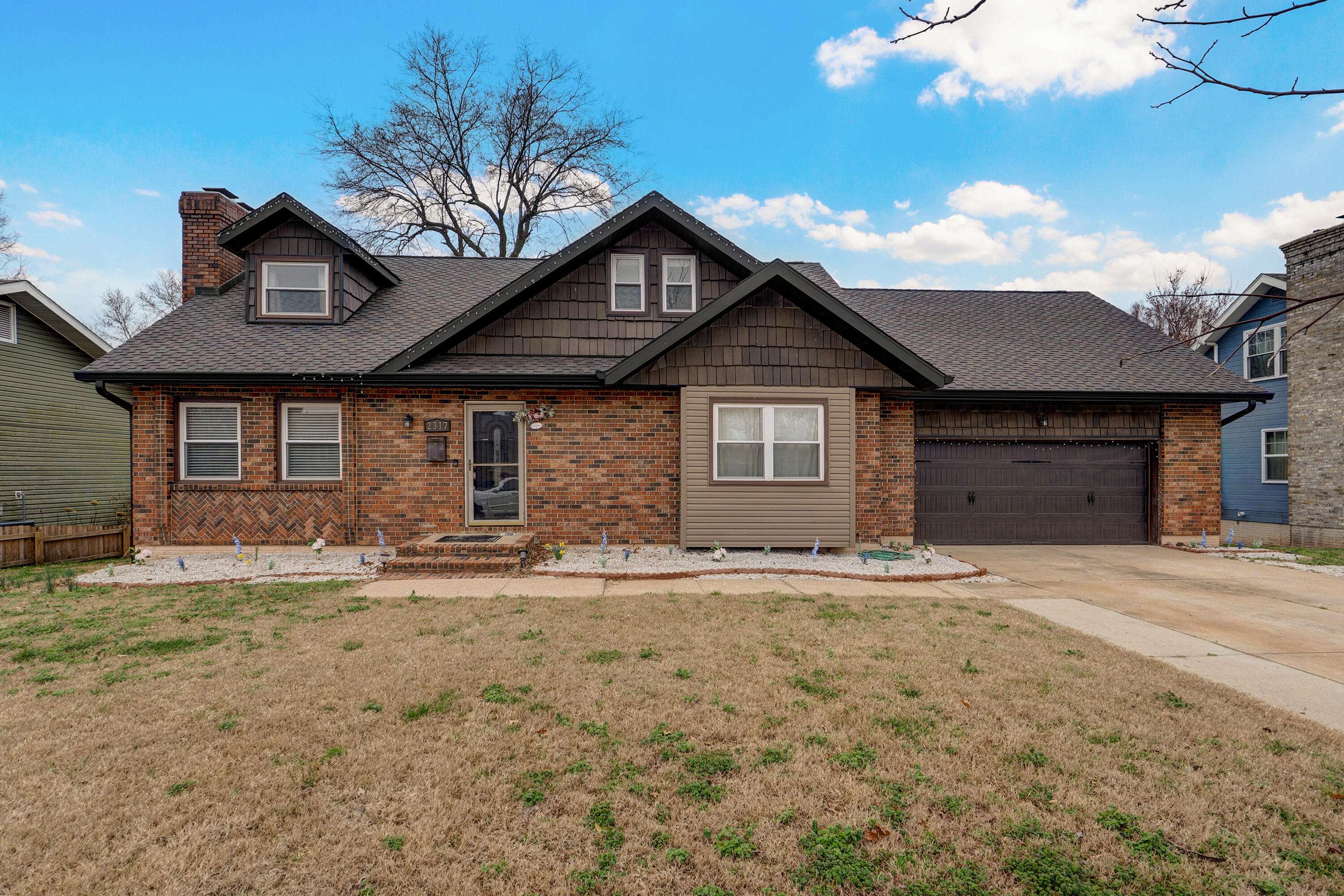 2317 S Hilton AVE, Springfield, MO 65807