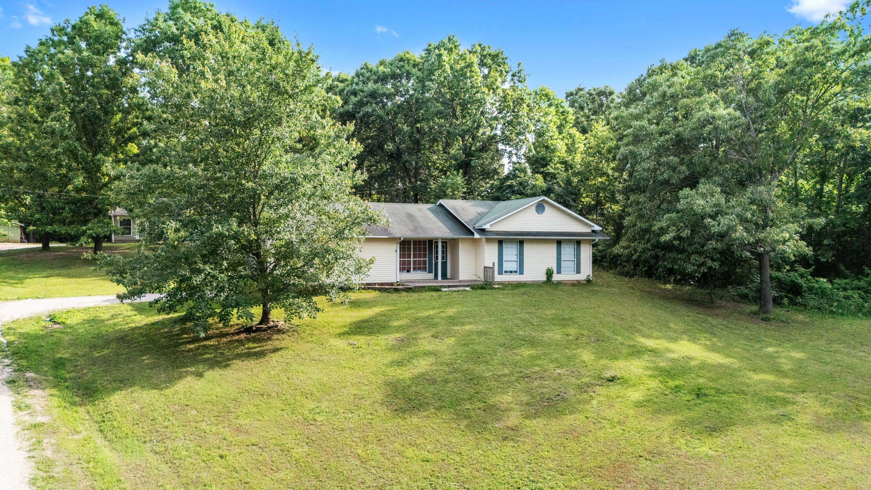 7299 Private Rd 1830, West Plains, MO 65775