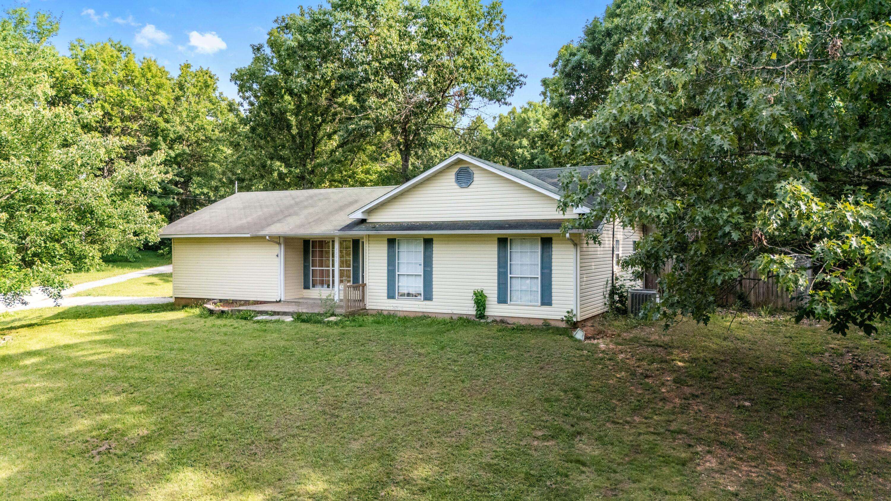 7299 Private Rd 1830, West Plains, MO 65775