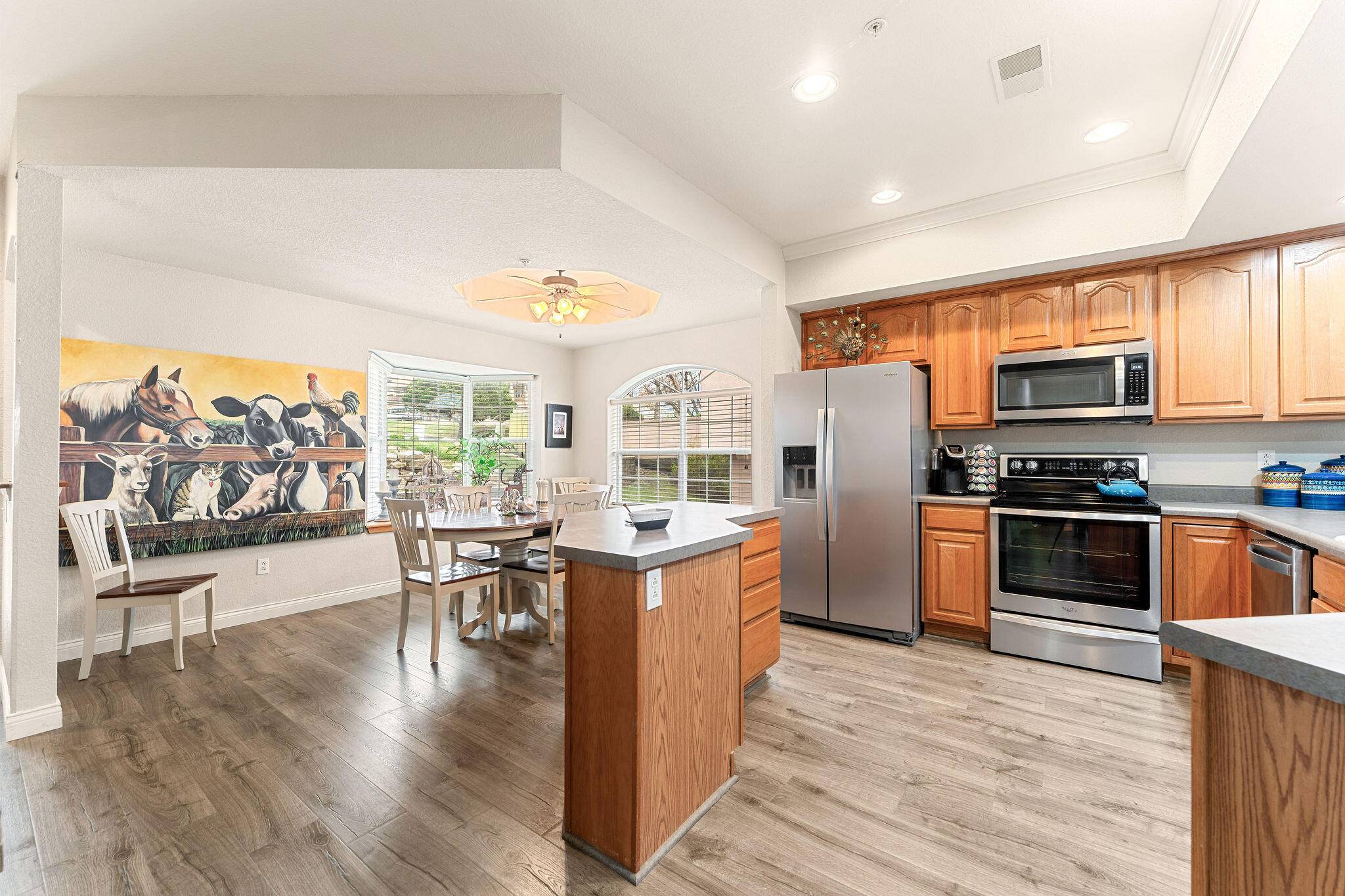 680 Emerald Pointe DR #1, Hollister, MO 65672