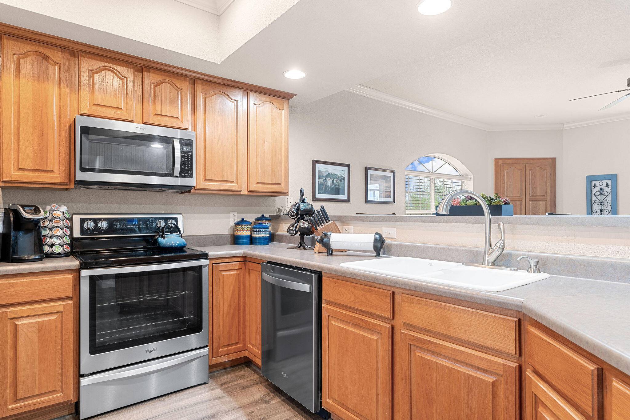 680 Emerald Pointe DR #1, Hollister, MO 65672