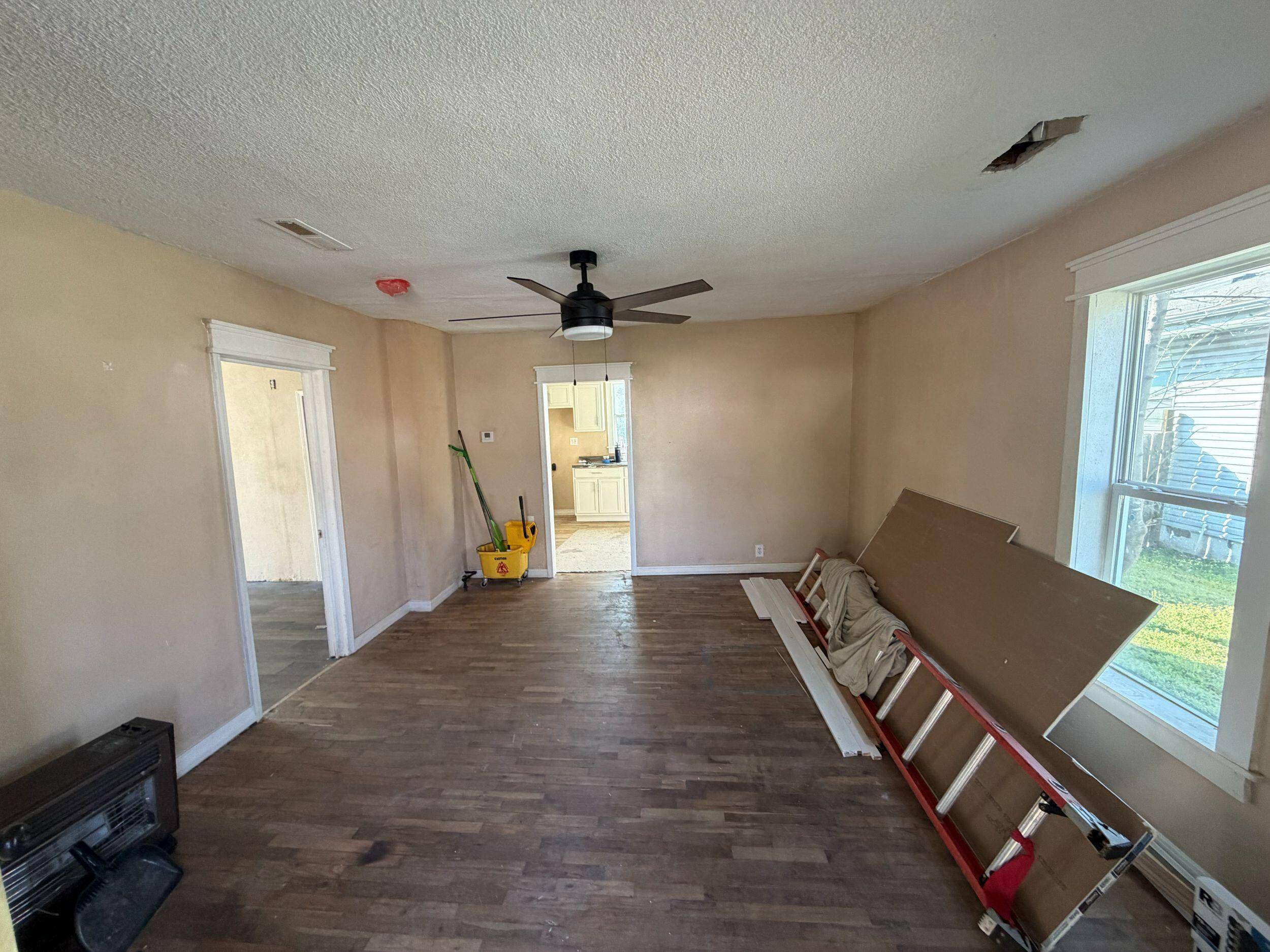 2243 N Taylor AVE, Springfield, MO 65803