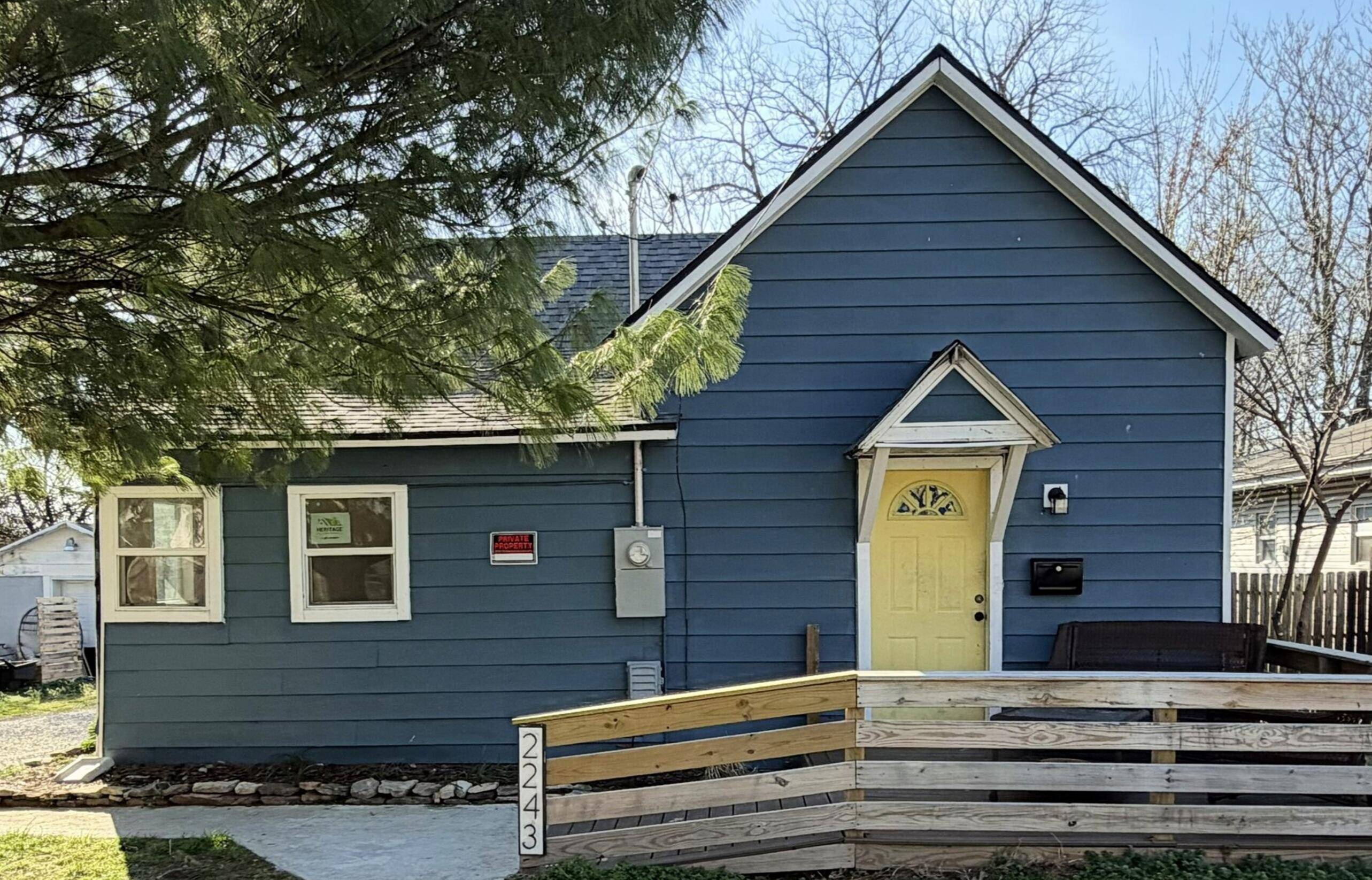 2243 N Taylor AVE, Springfield, MO 65803