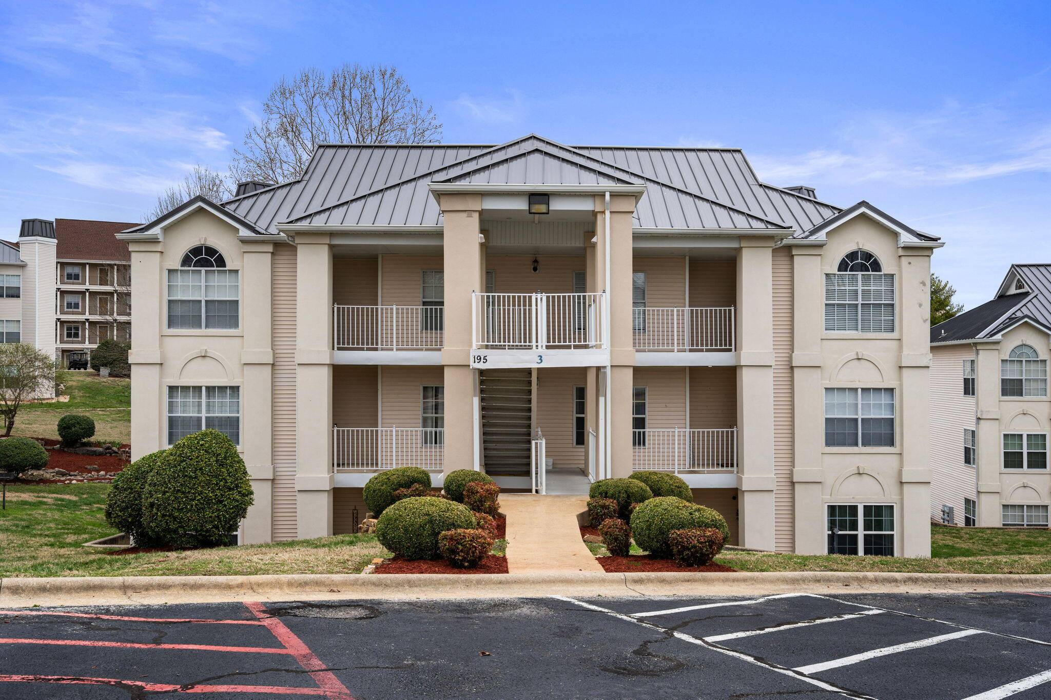 195 Meadow Brook LN #3-5, Branson, MO 65616