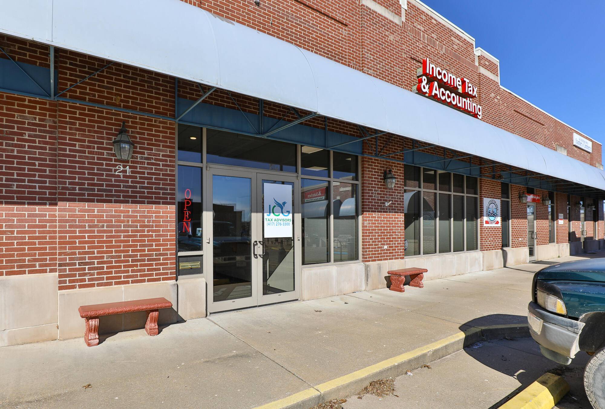 21 Public SQ, Stockton, MO 65785