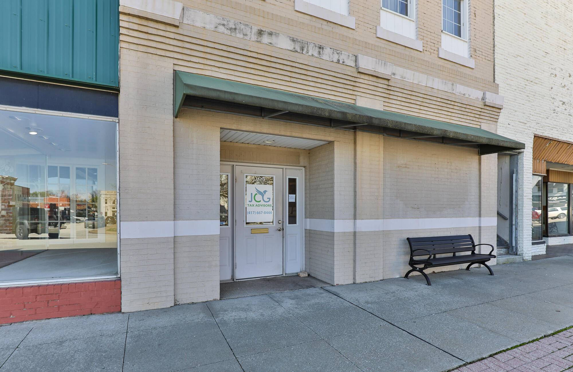 105 W Cherry ST, Nevada, MO 64772