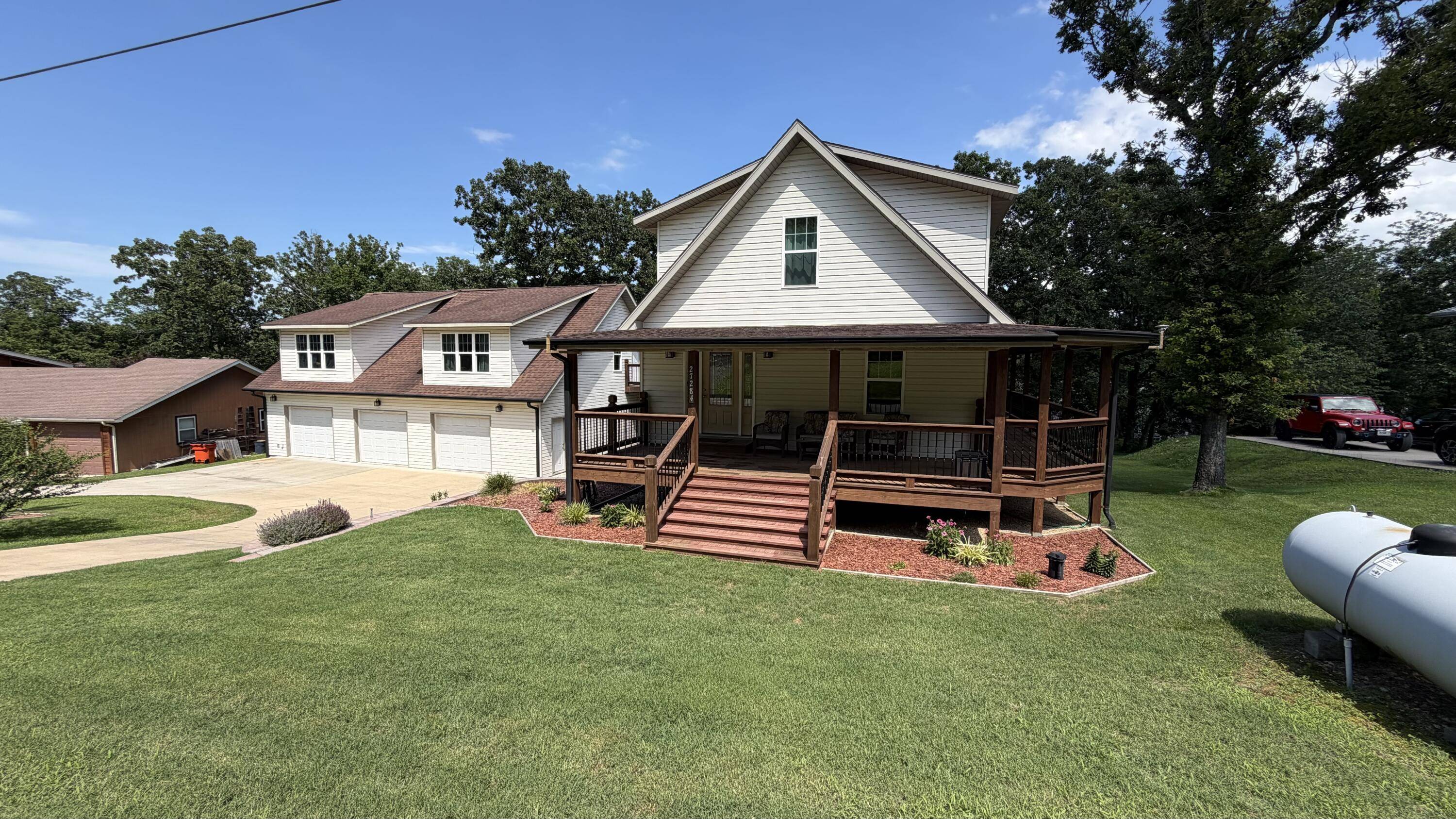 27284 Cimarron DR, Eagle Rock, MO 65641