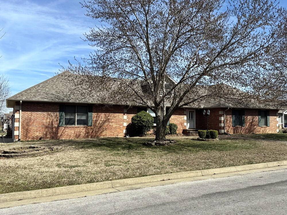 2004 N Lynn ST, Nevada, MO 64772