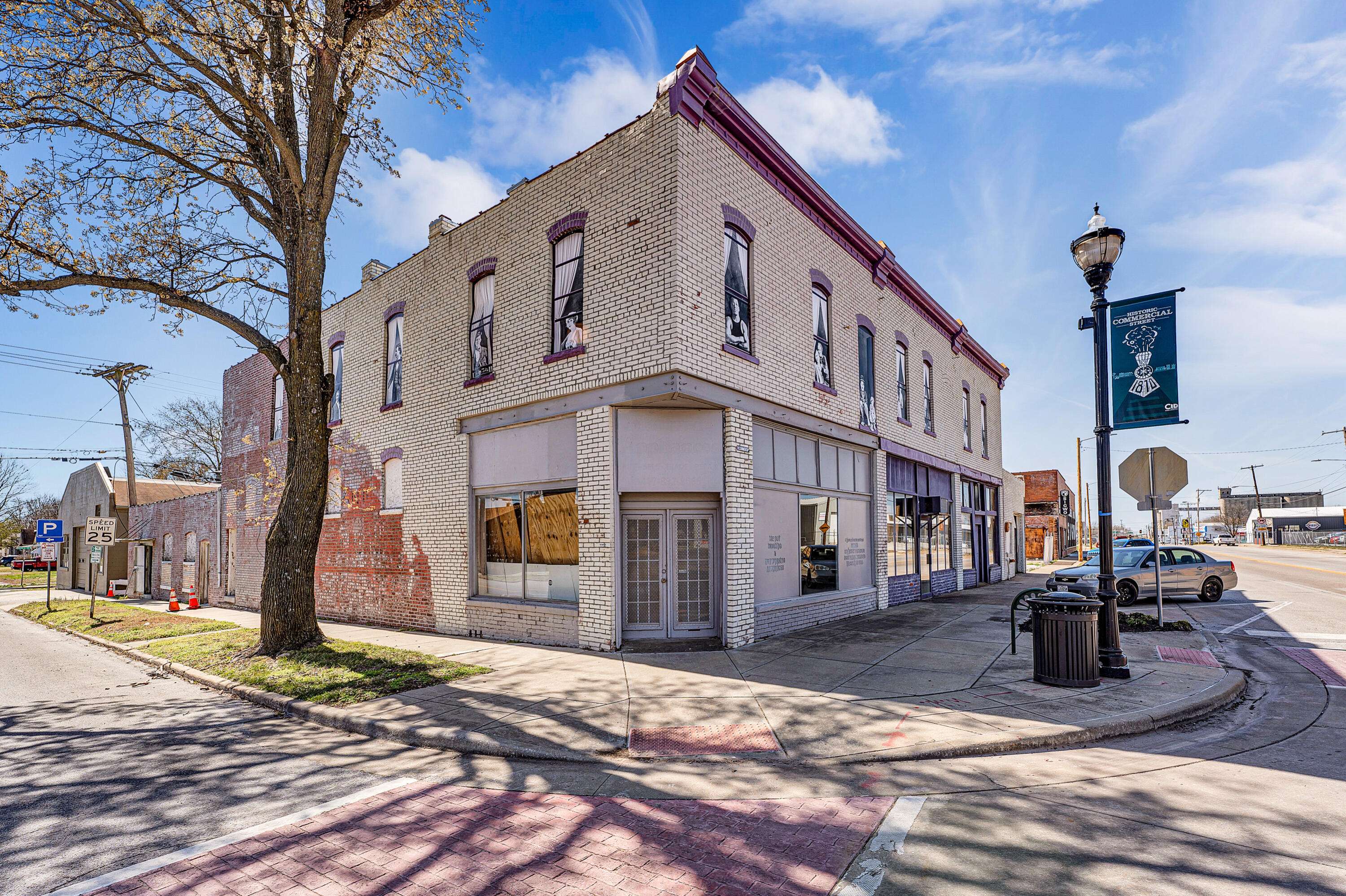 504 W Commercial ST, Springfield, MO 65803