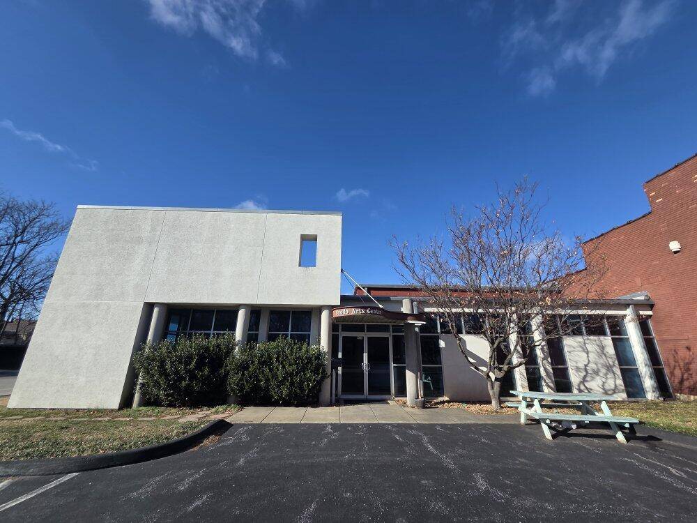 931 S Kickapoo AVE, Springfield, MO 65804