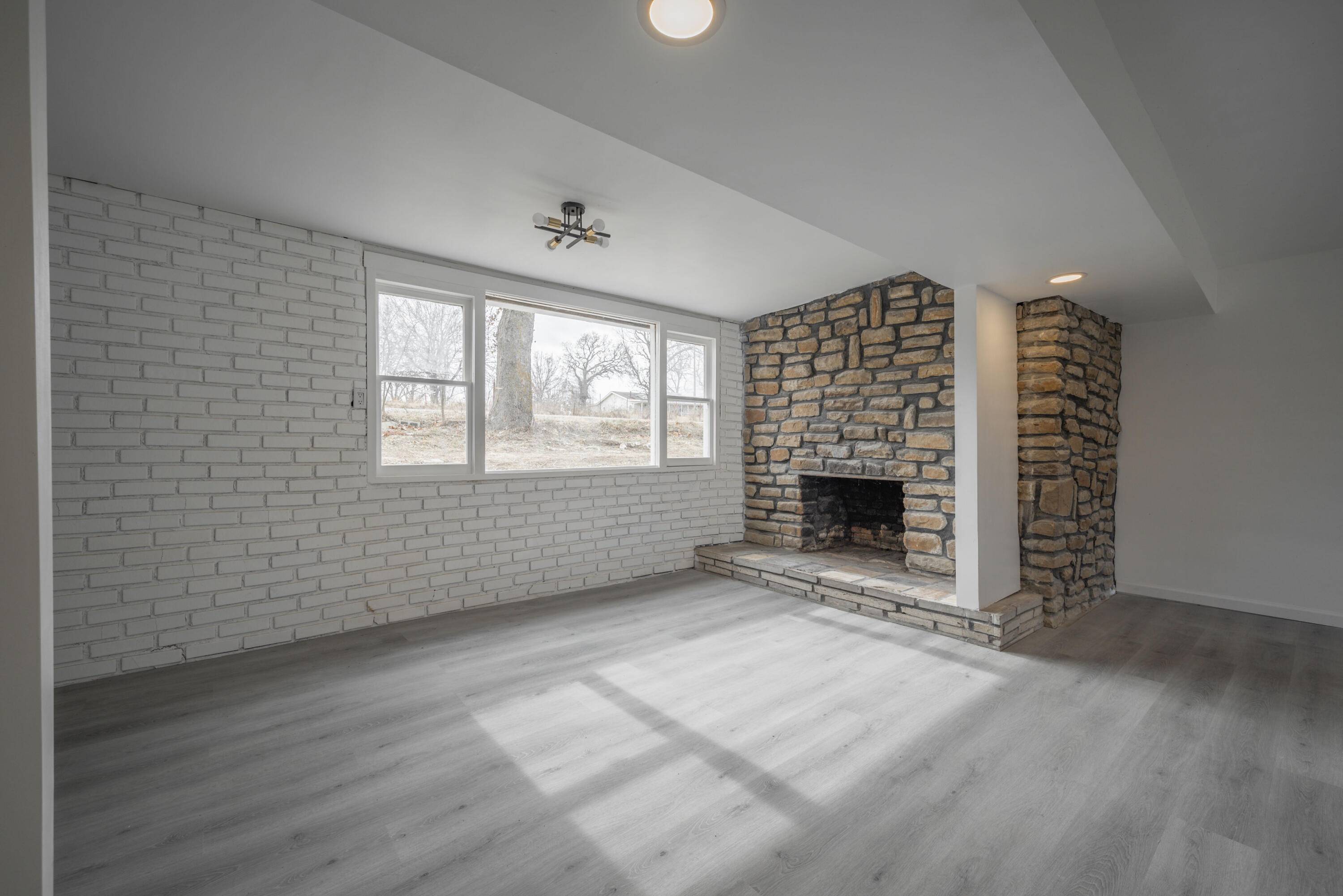 18662 Norway RD, Neosho, MO 64850