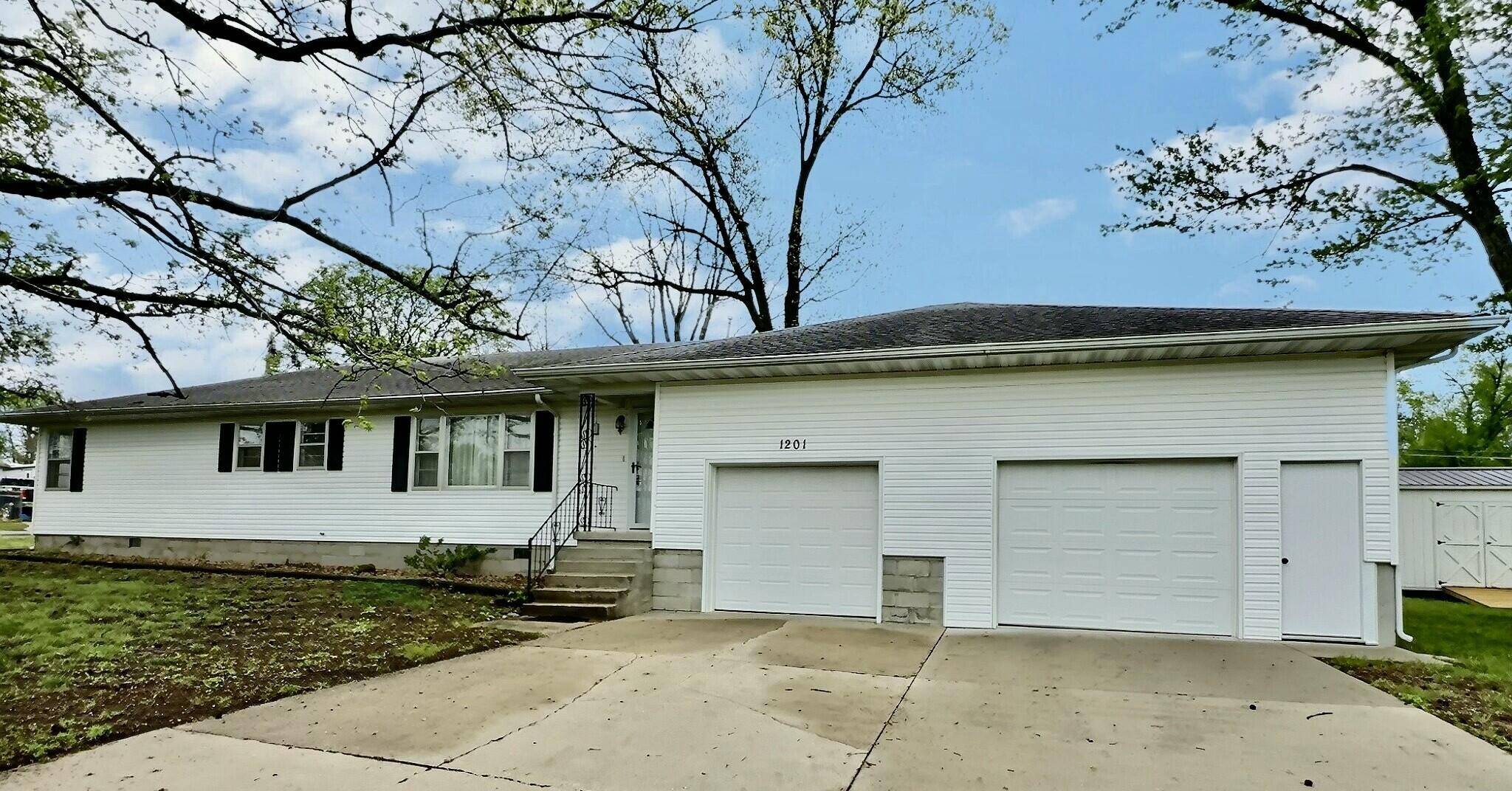 1201 S 1st ST, El Dorado Springs, MO 64744