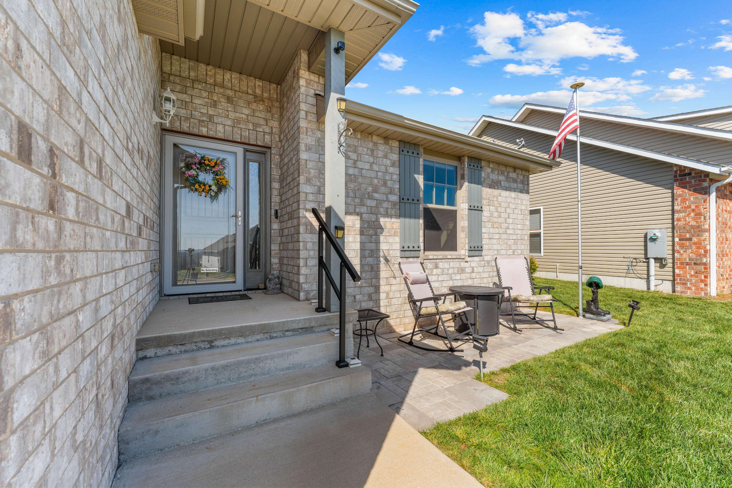 217 Redwine AVE, Branson, MO 65616