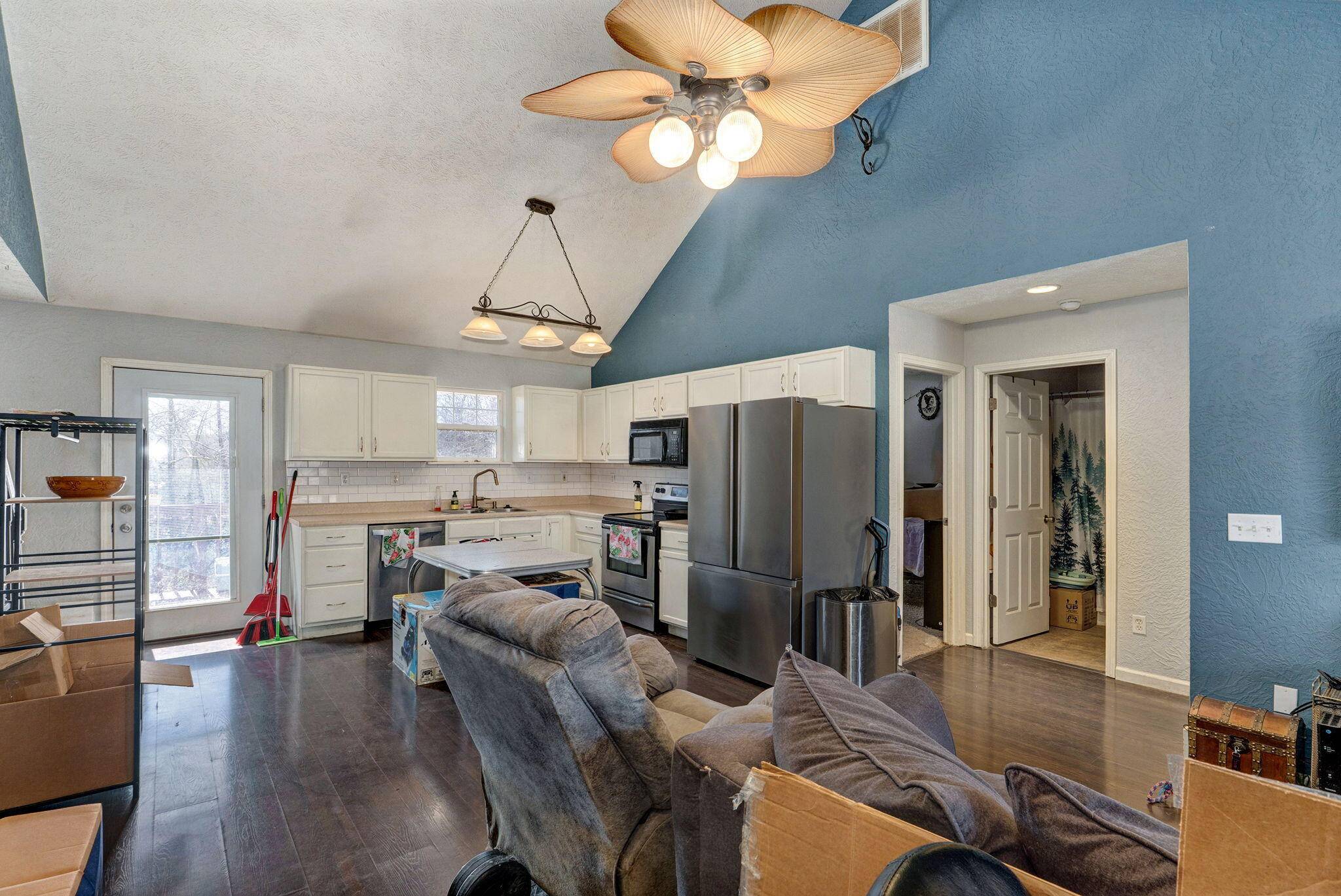 602 Oak Leaf CT, Nixa, MO 65714