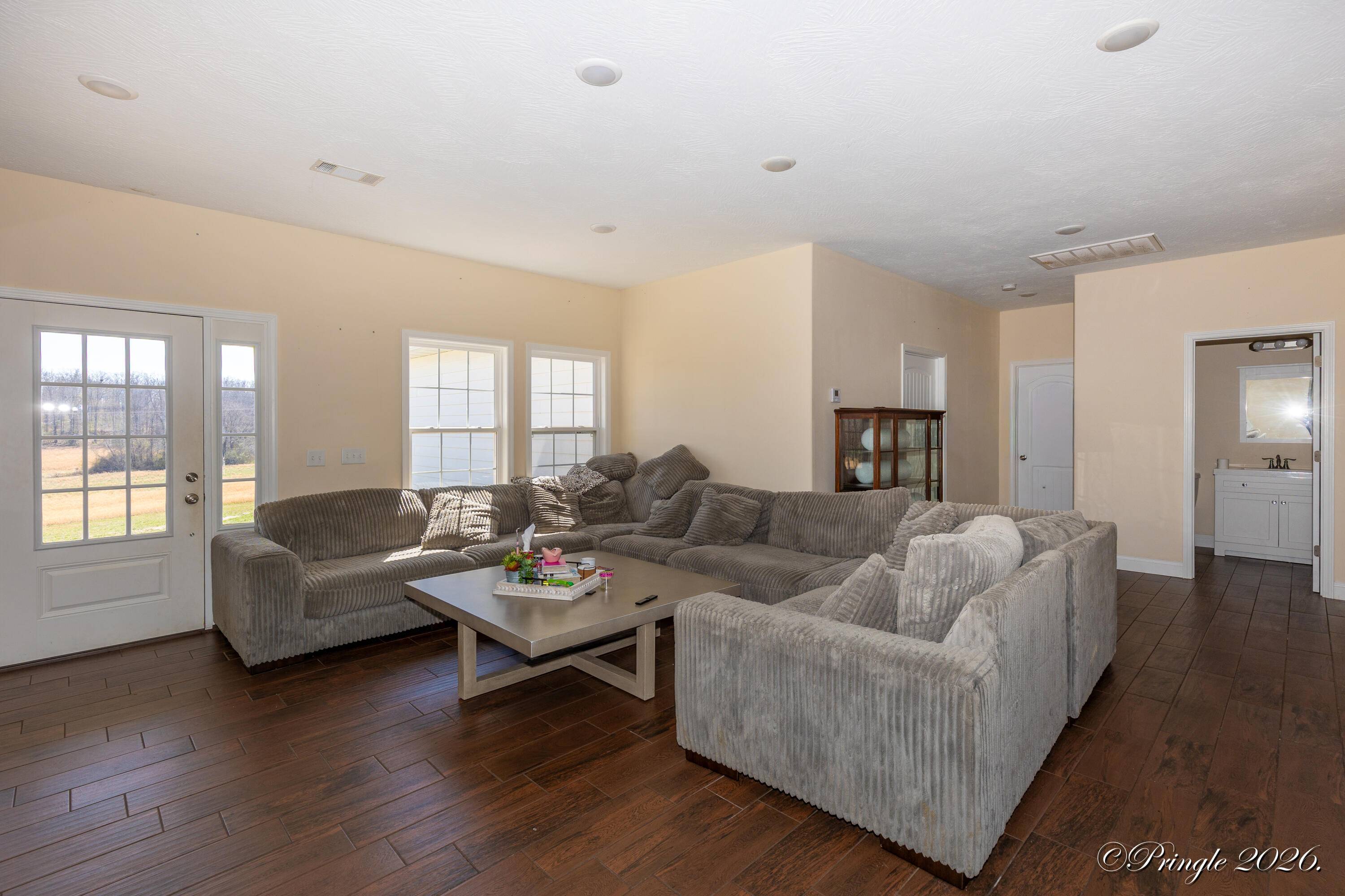 9648 Private Road 6543 RD, West Plains, MO 65775