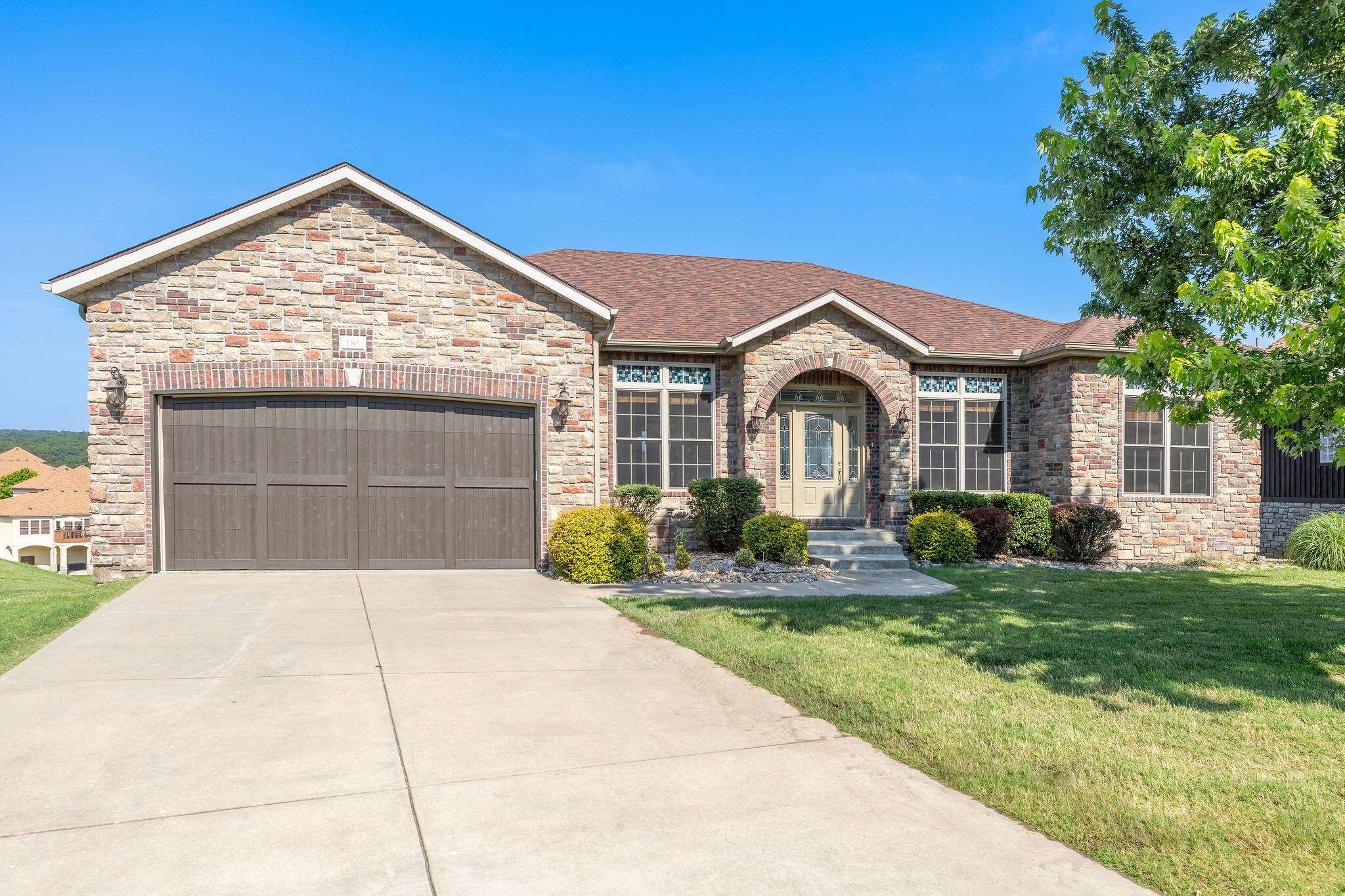 185 Stoney Pointe DR, Hollister, MO 65672