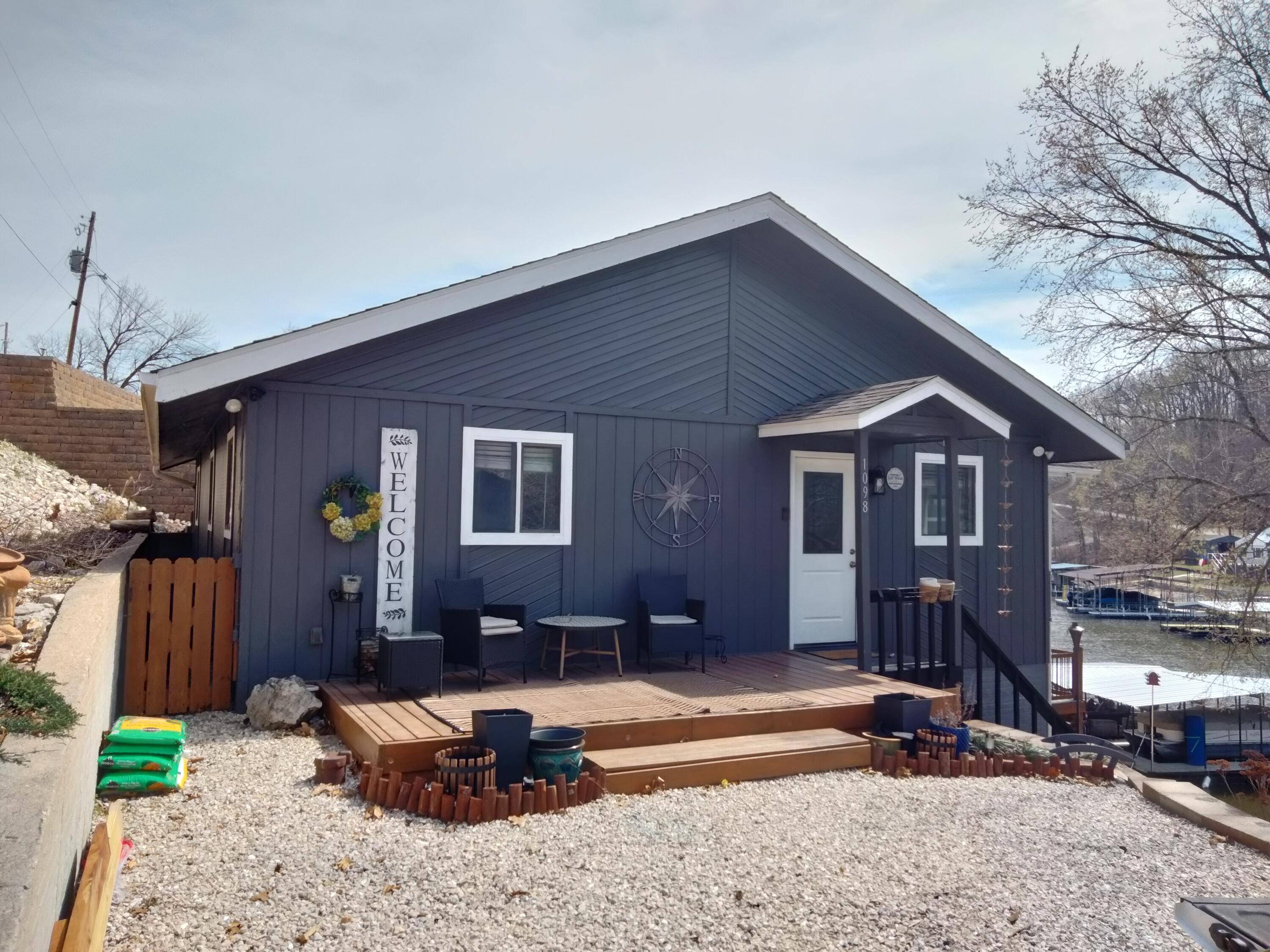 1098 Jupiter RD, Camdenton, MO 65020