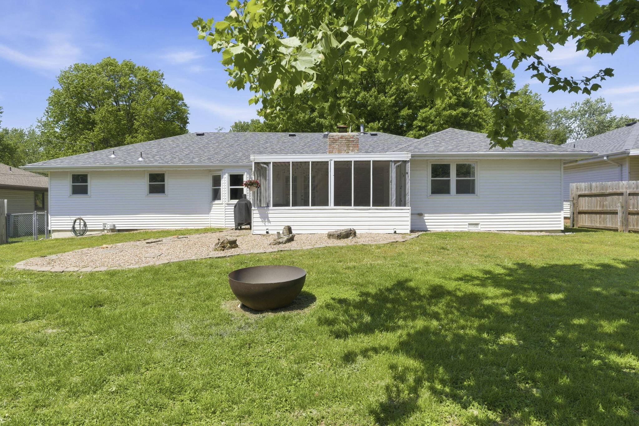 3056 E Rocklyn RD, Springfield, MO 65804