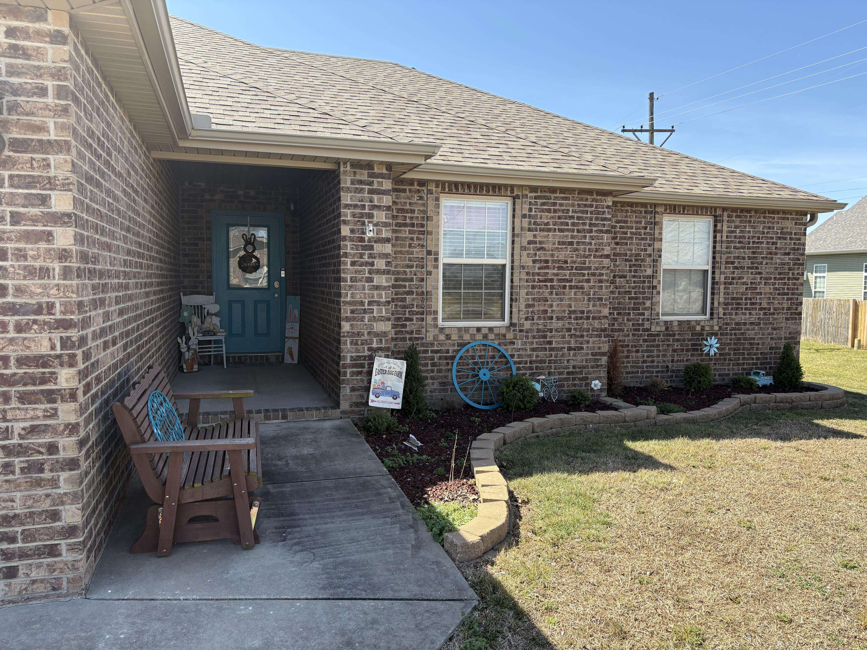 406 Todd LN, Mt Vernon, MO 65712